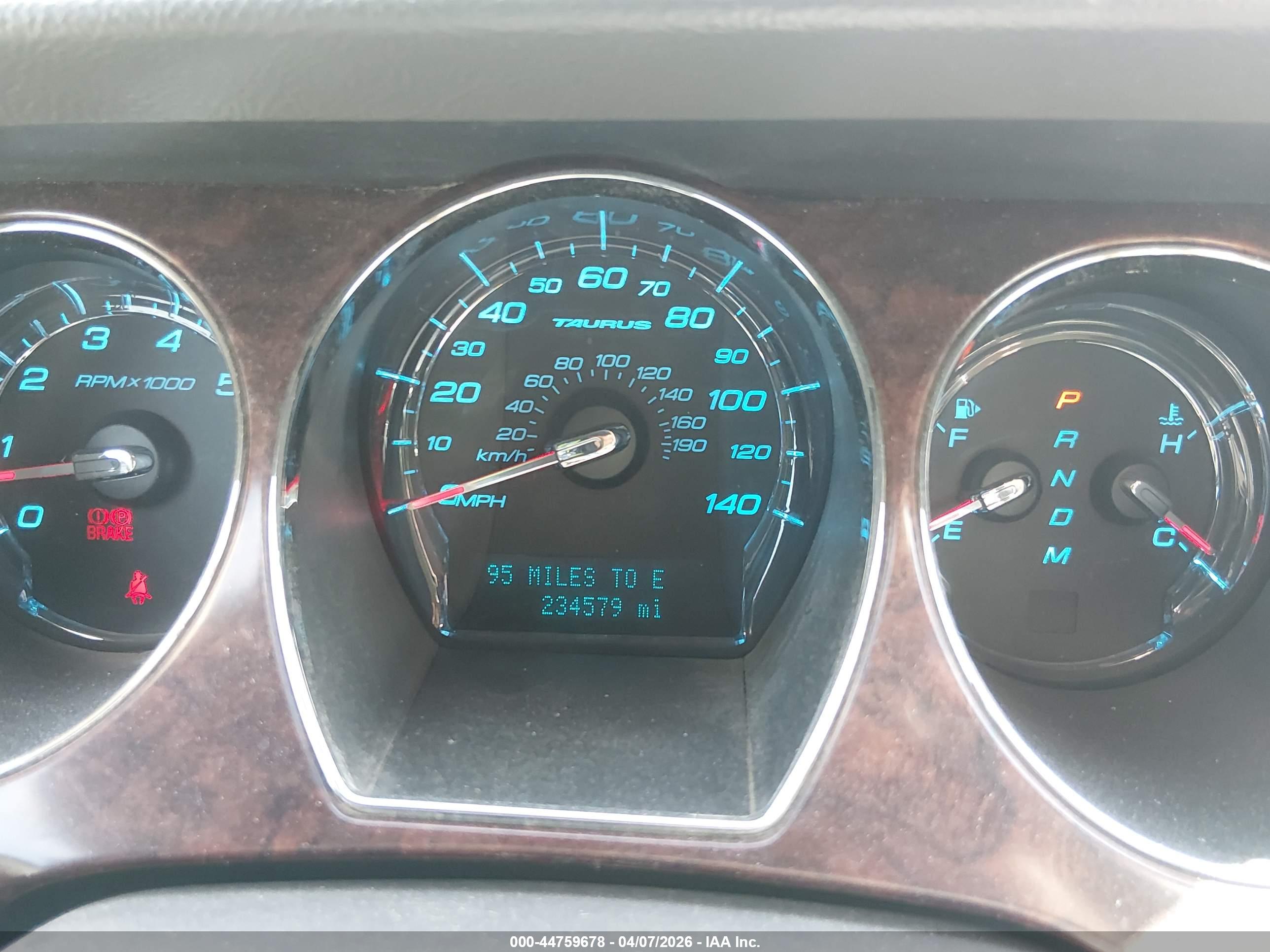 FORD TAURUS image 7