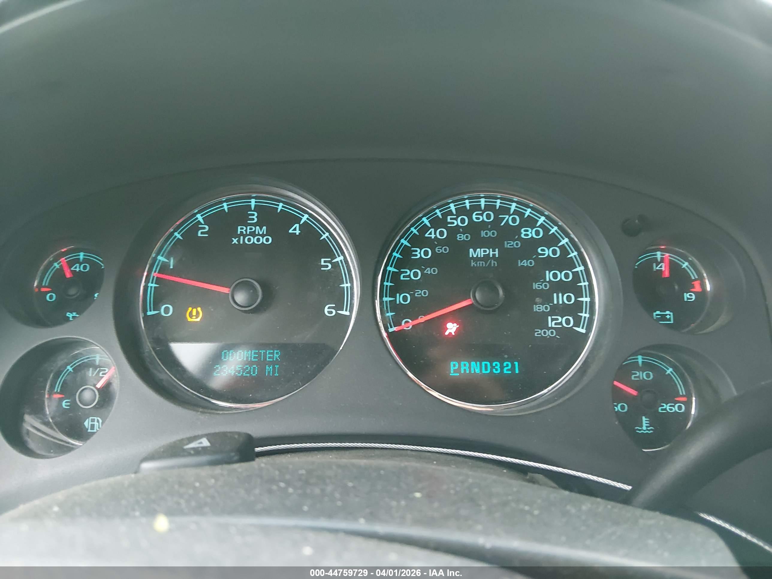 CHEVROLET SUBURBAN image 7