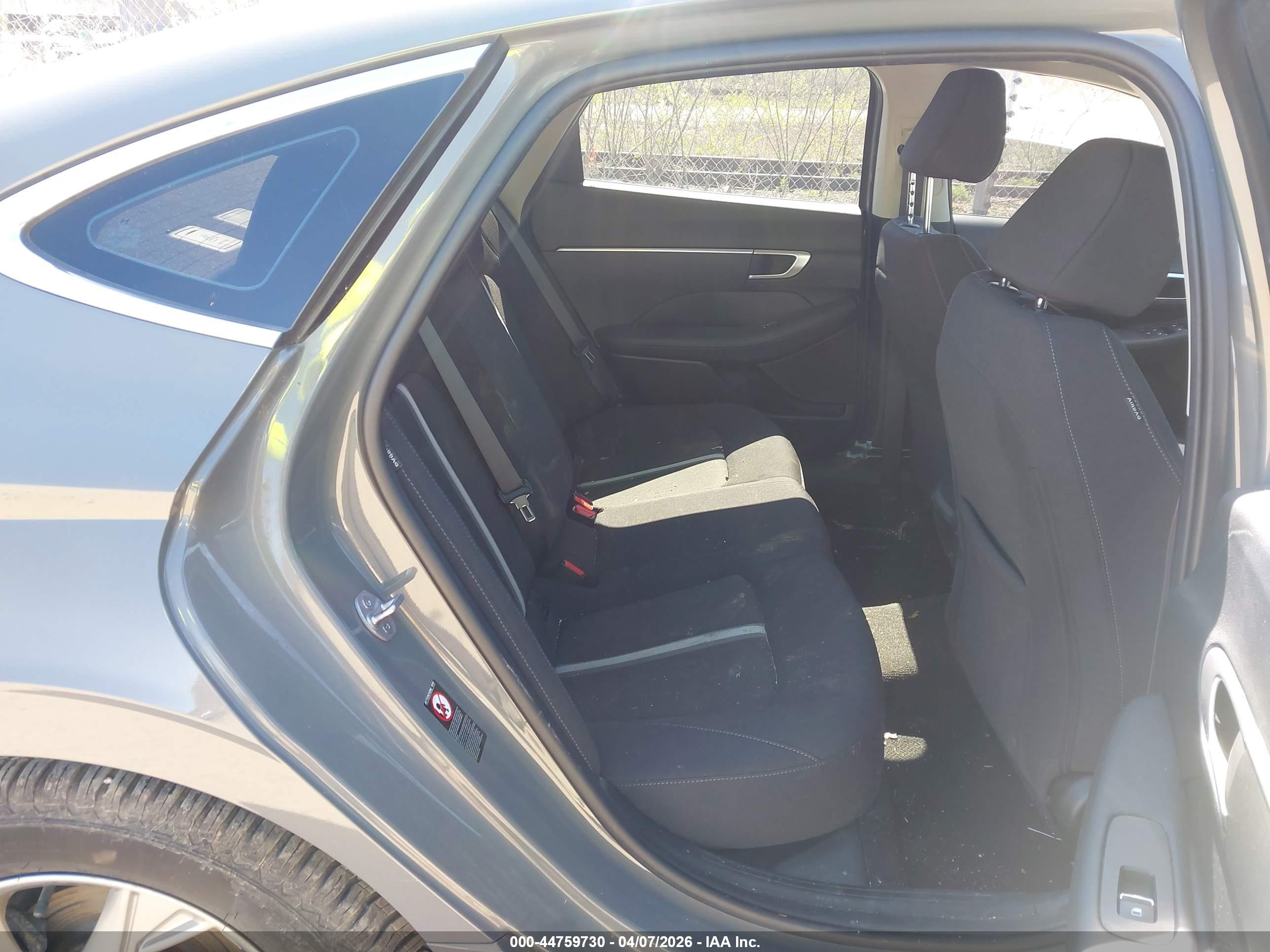 HYUNDAI SONATA image 8