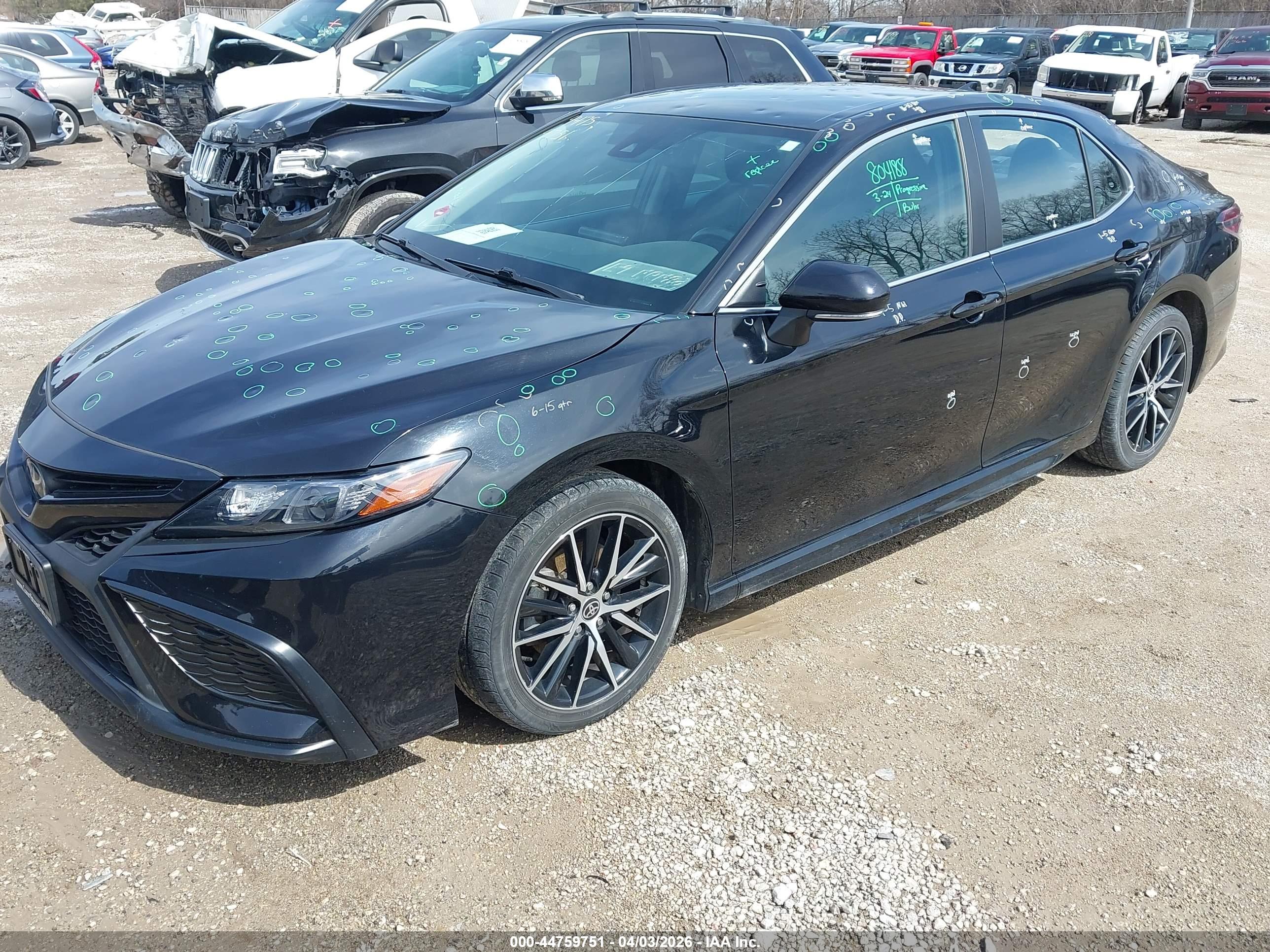 TOYOTA CAMRY image 2