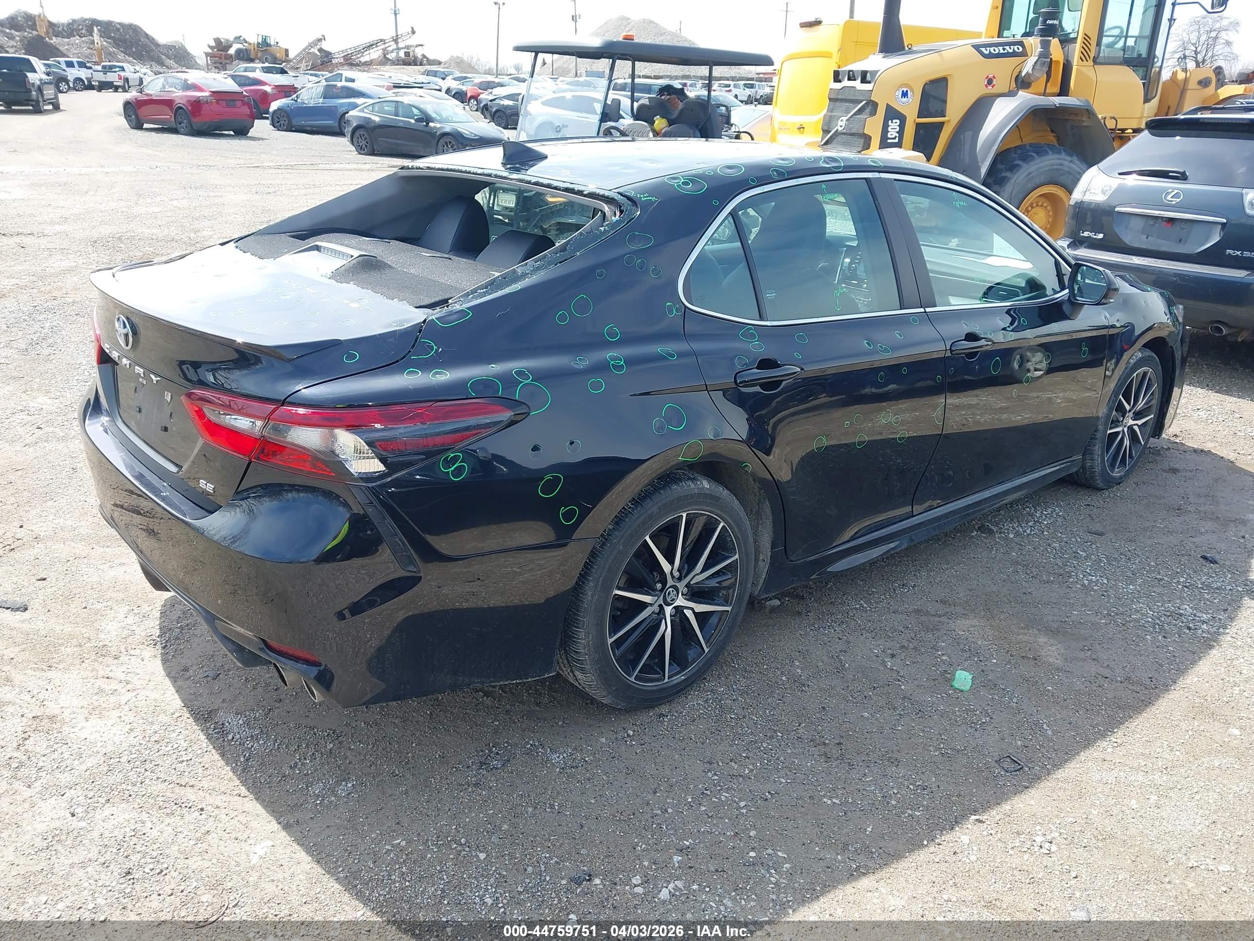 TOYOTA CAMRY image 4