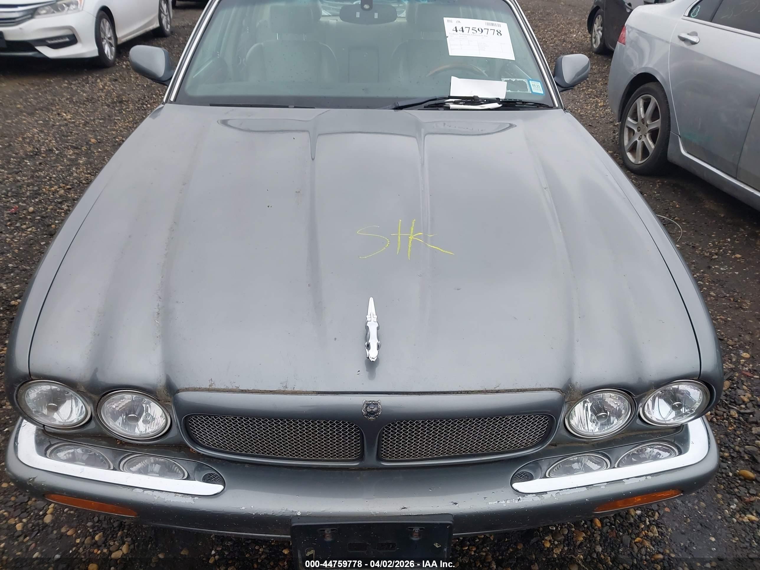 JAGUAR XJ image 10