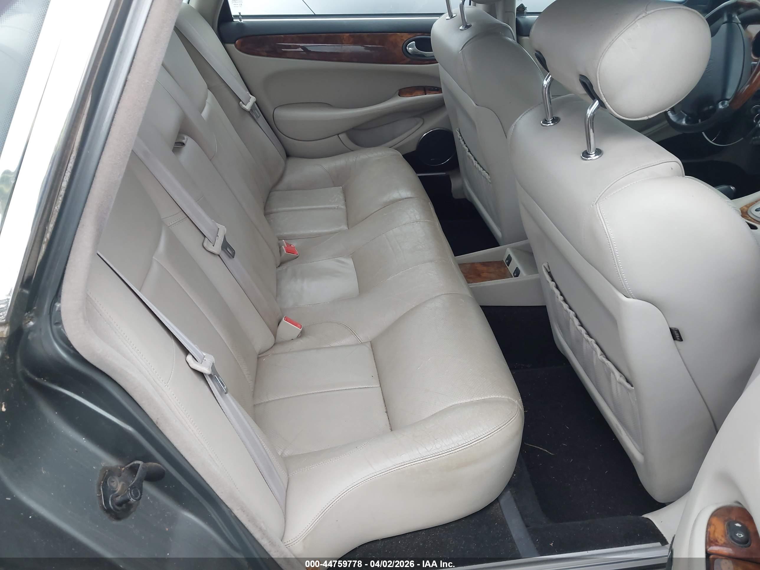 JAGUAR XJ image 8