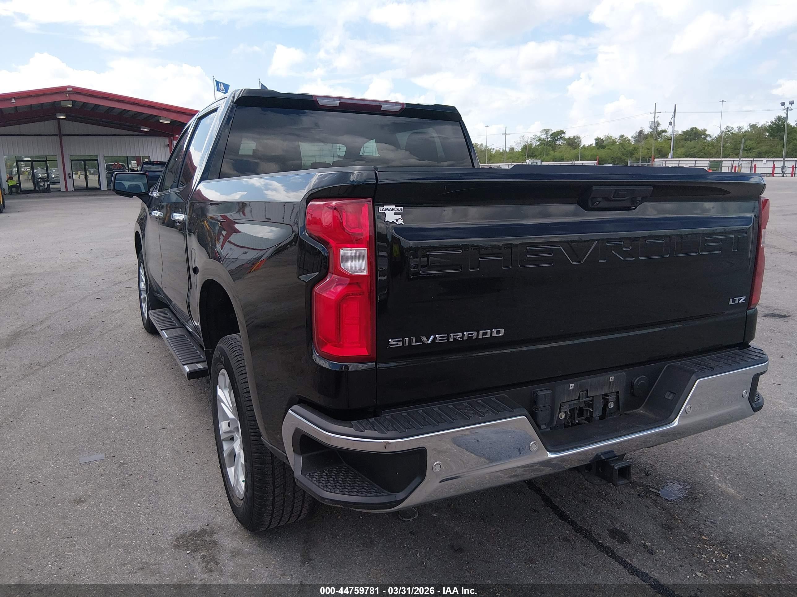 CHEVROLET SILVERADO image 3