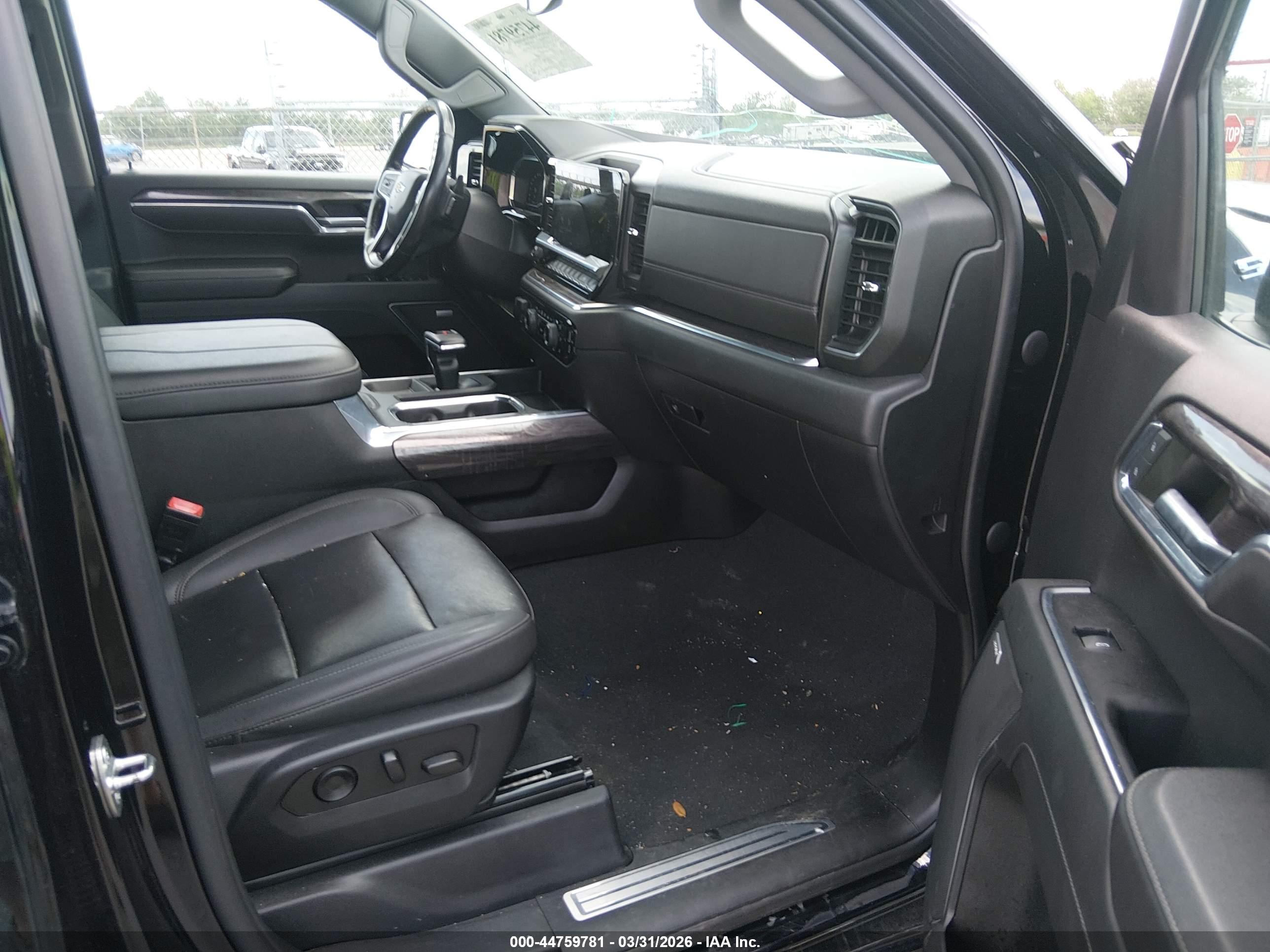 CHEVROLET SILVERADO image 5