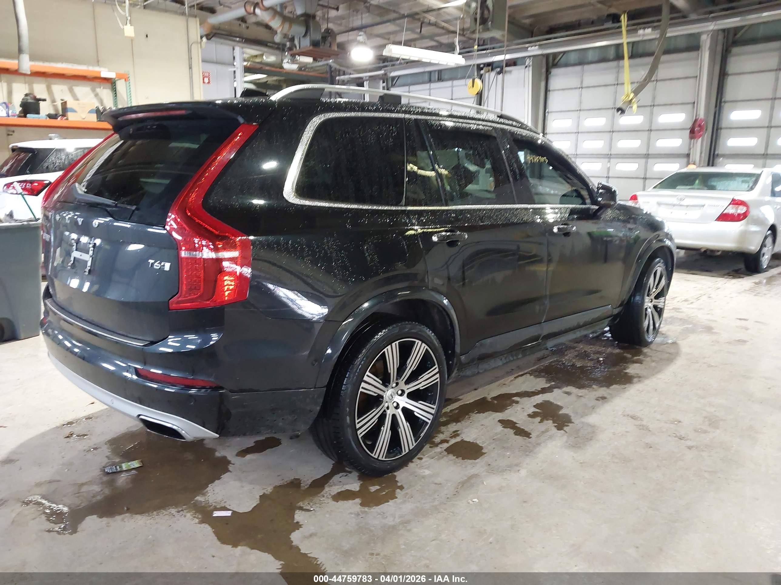 VOLVO XC90 image 4