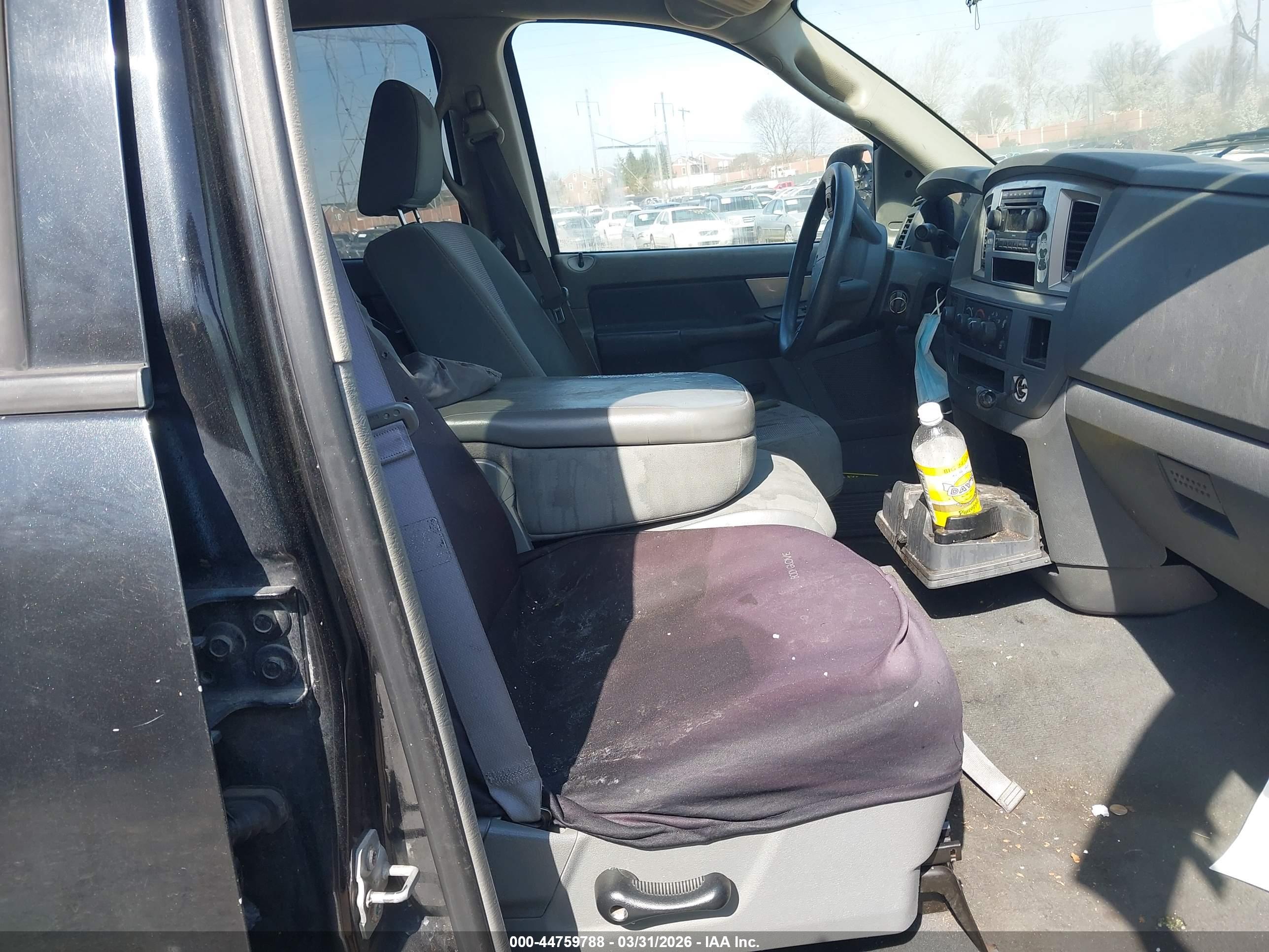 DODGE RAM image 5