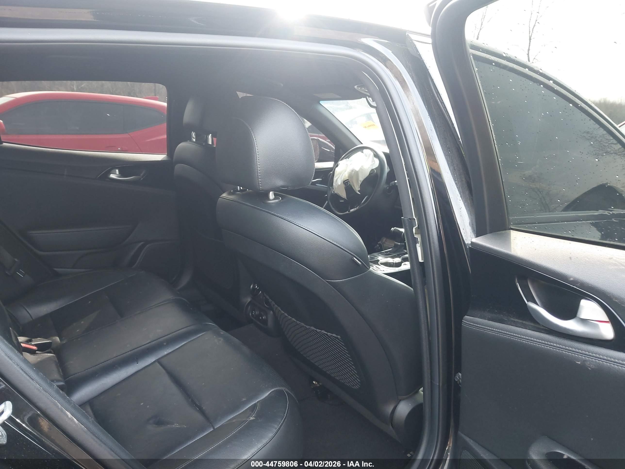 KIA STINGER image 8