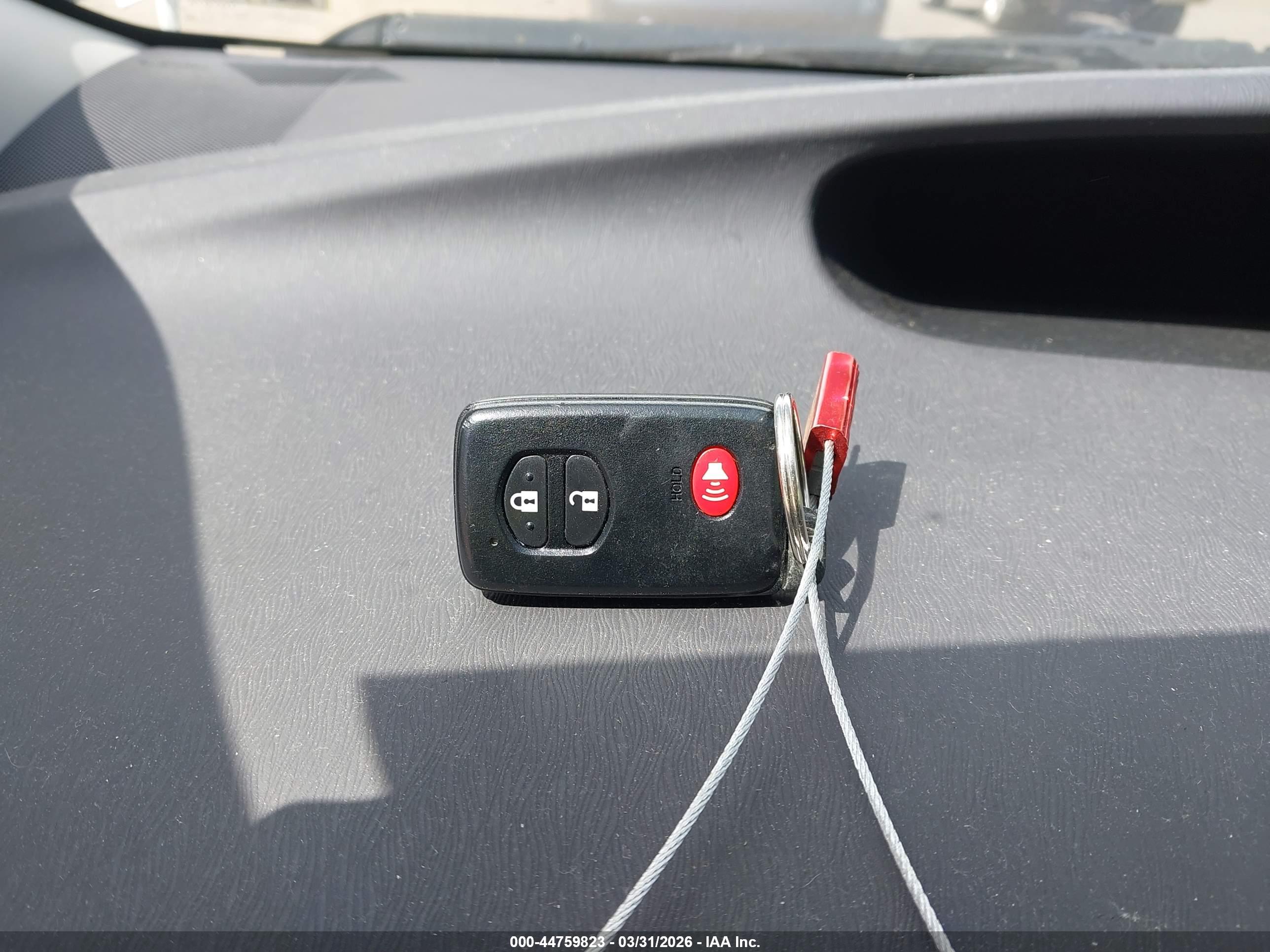 TOYOTA PRIUS image 11