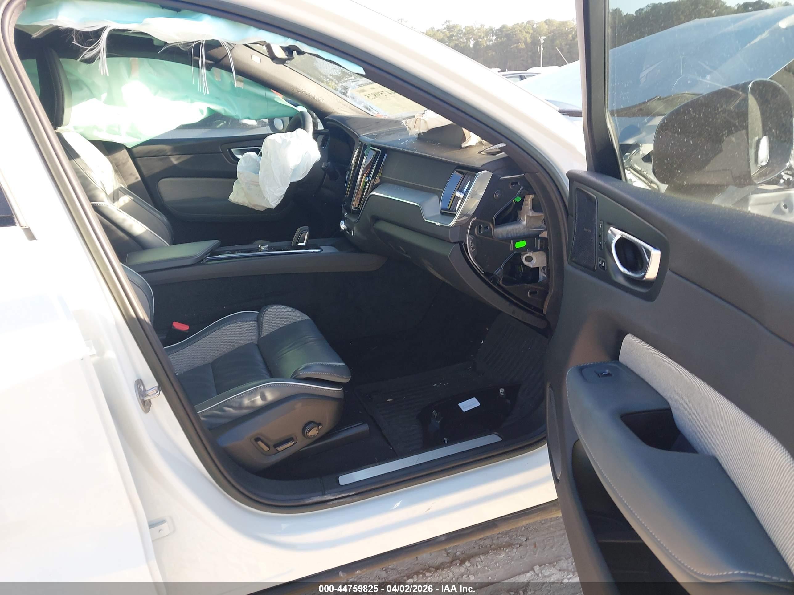 VOLVO XC60 image 5