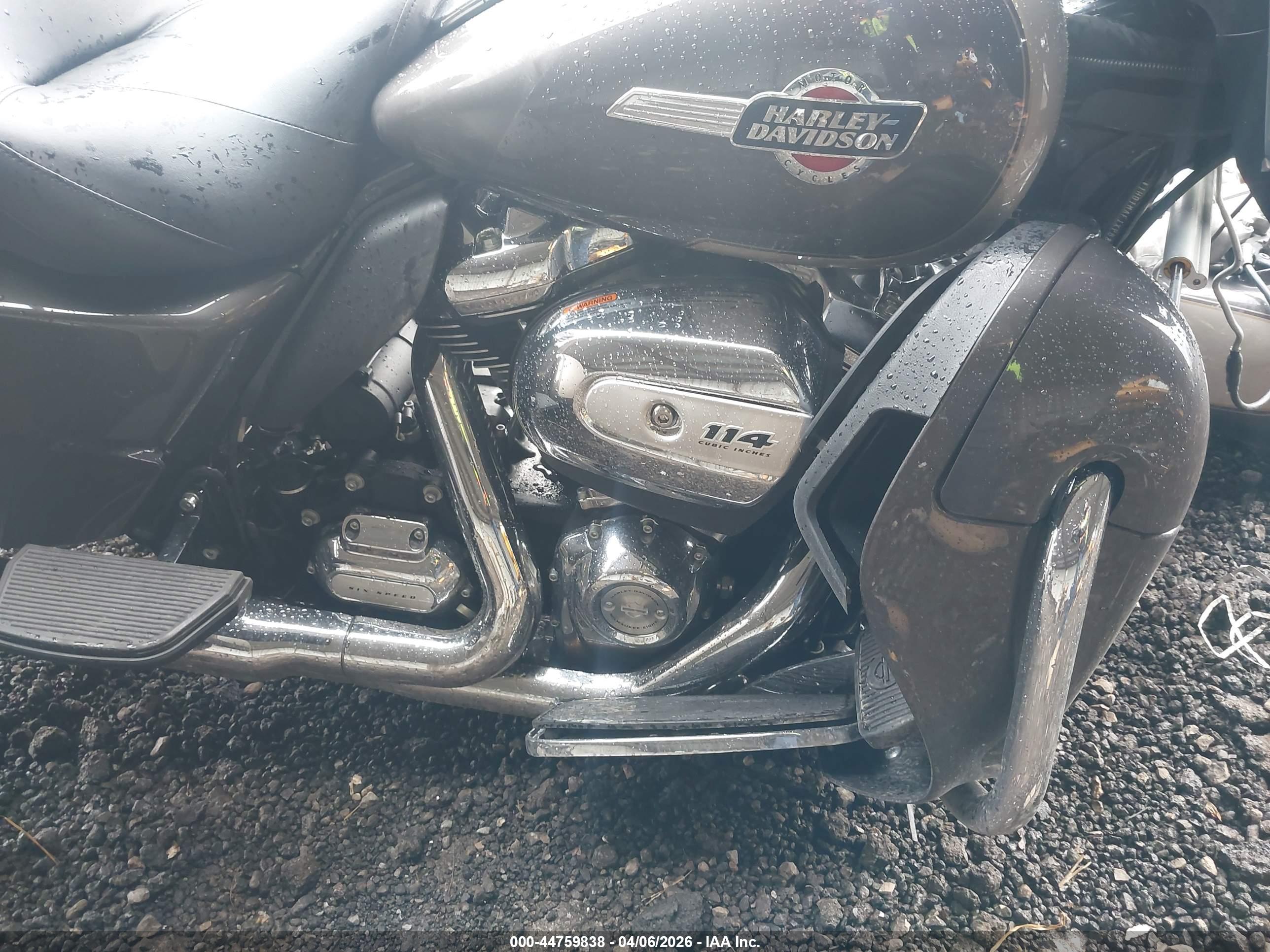 HARLEY-DAVIDSON FLHTCUTG image 8