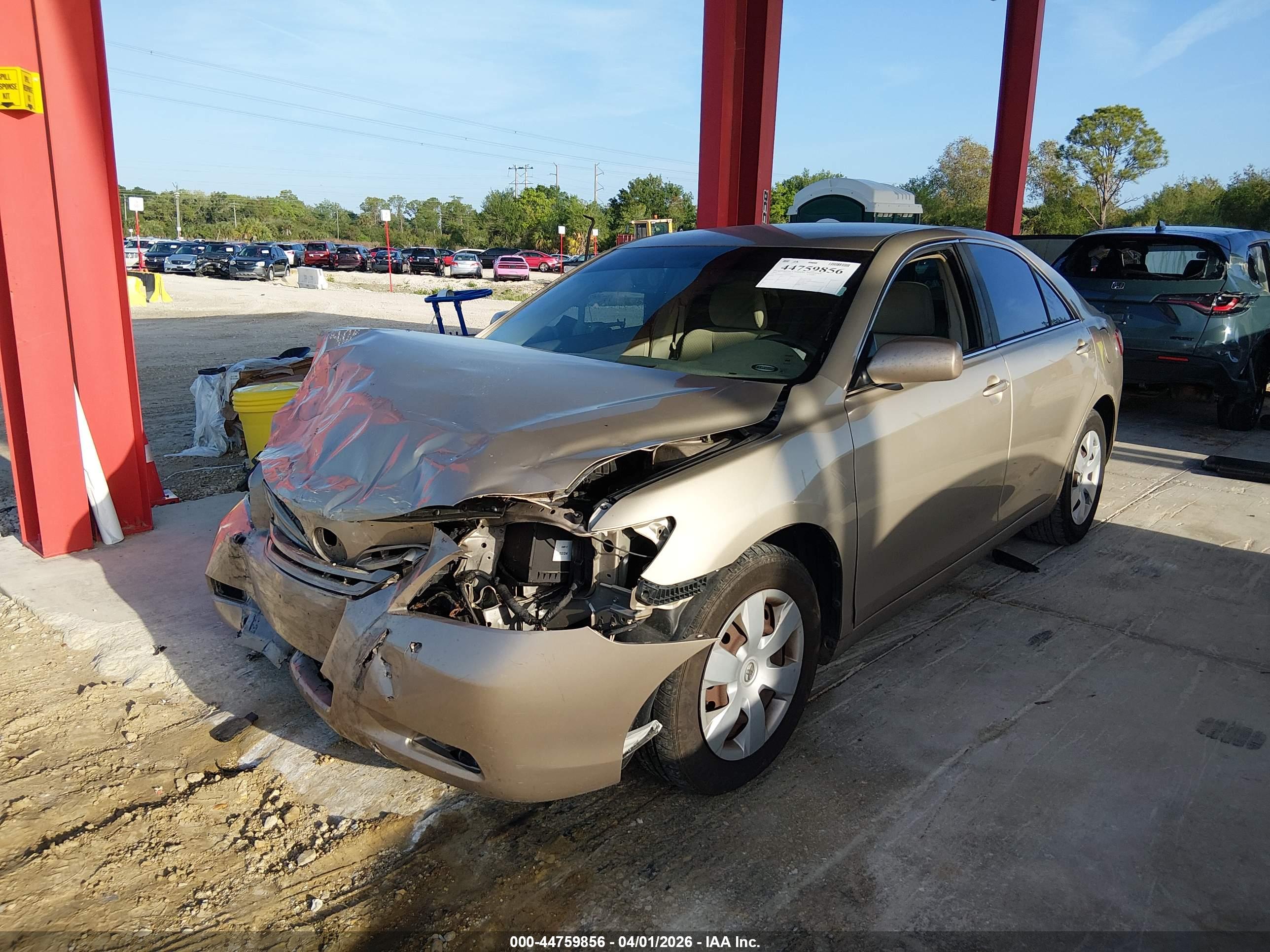 TOYOTA CAMRY image 2