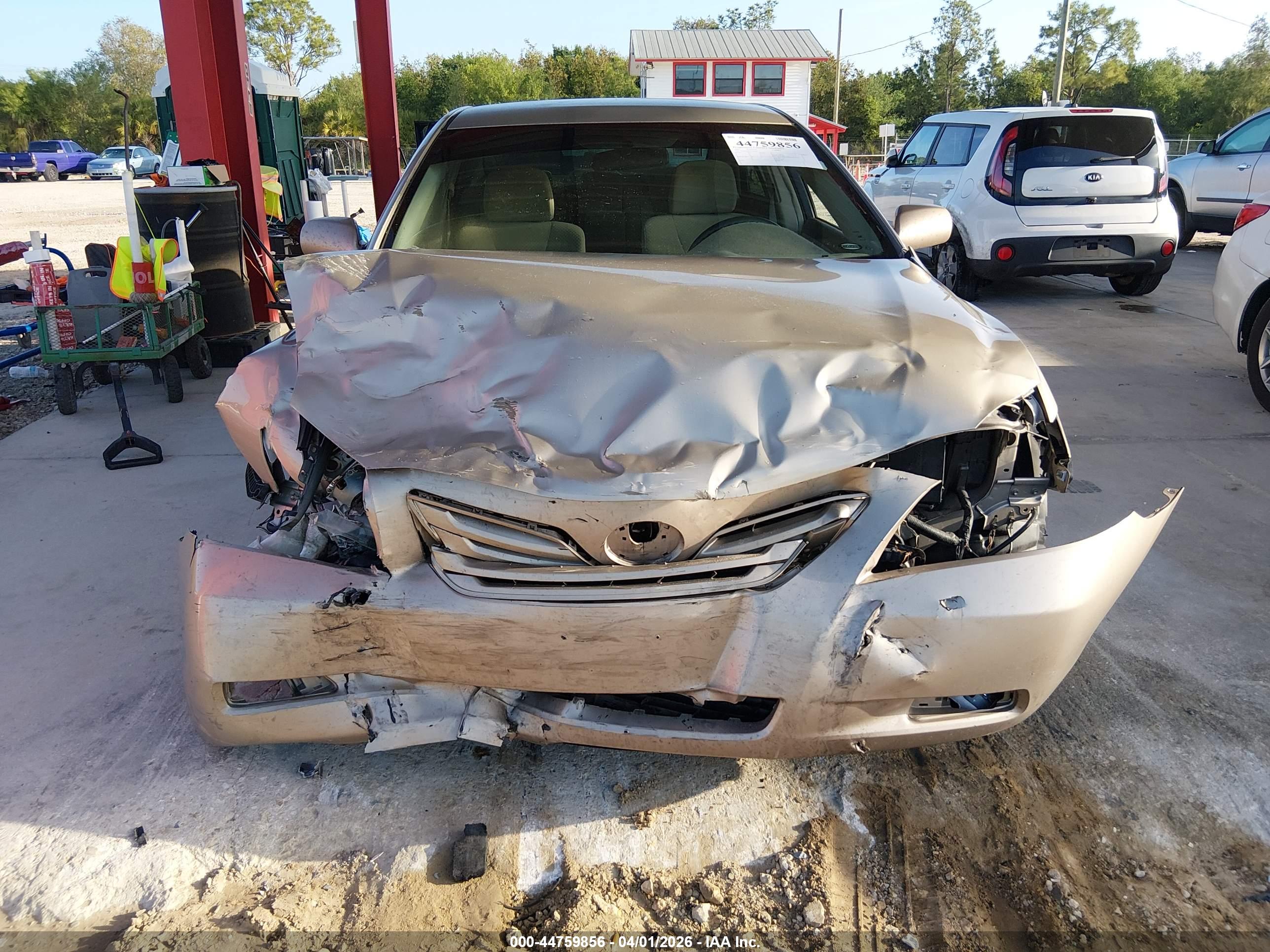 TOYOTA CAMRY image 6