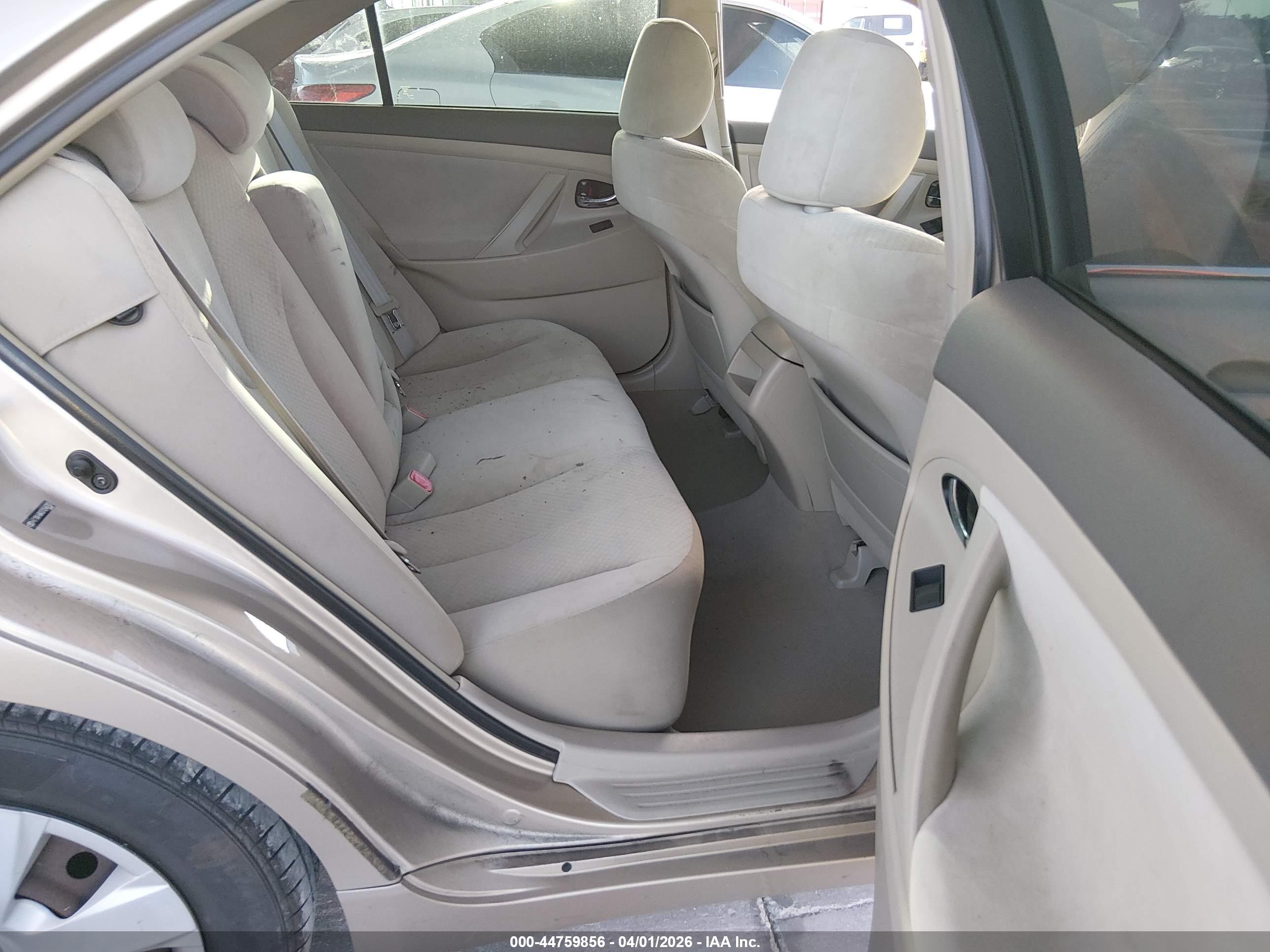 TOYOTA CAMRY image 8