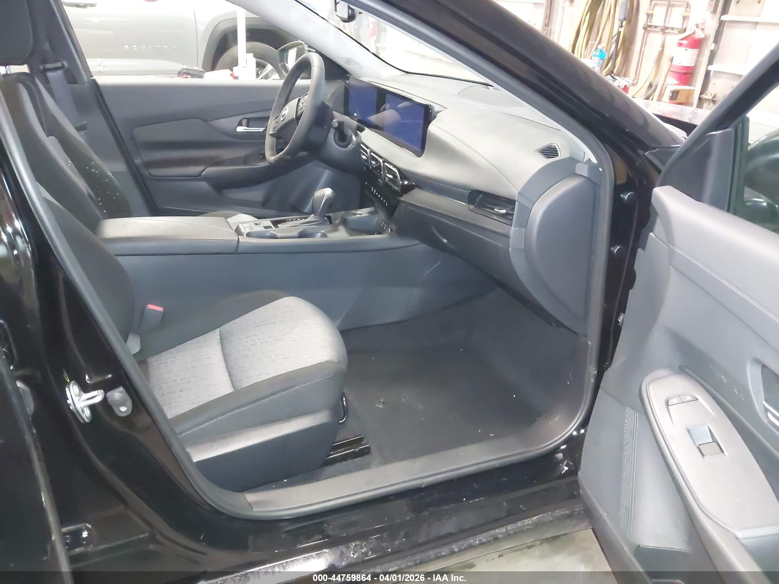 NISSAN SENTRA image 5