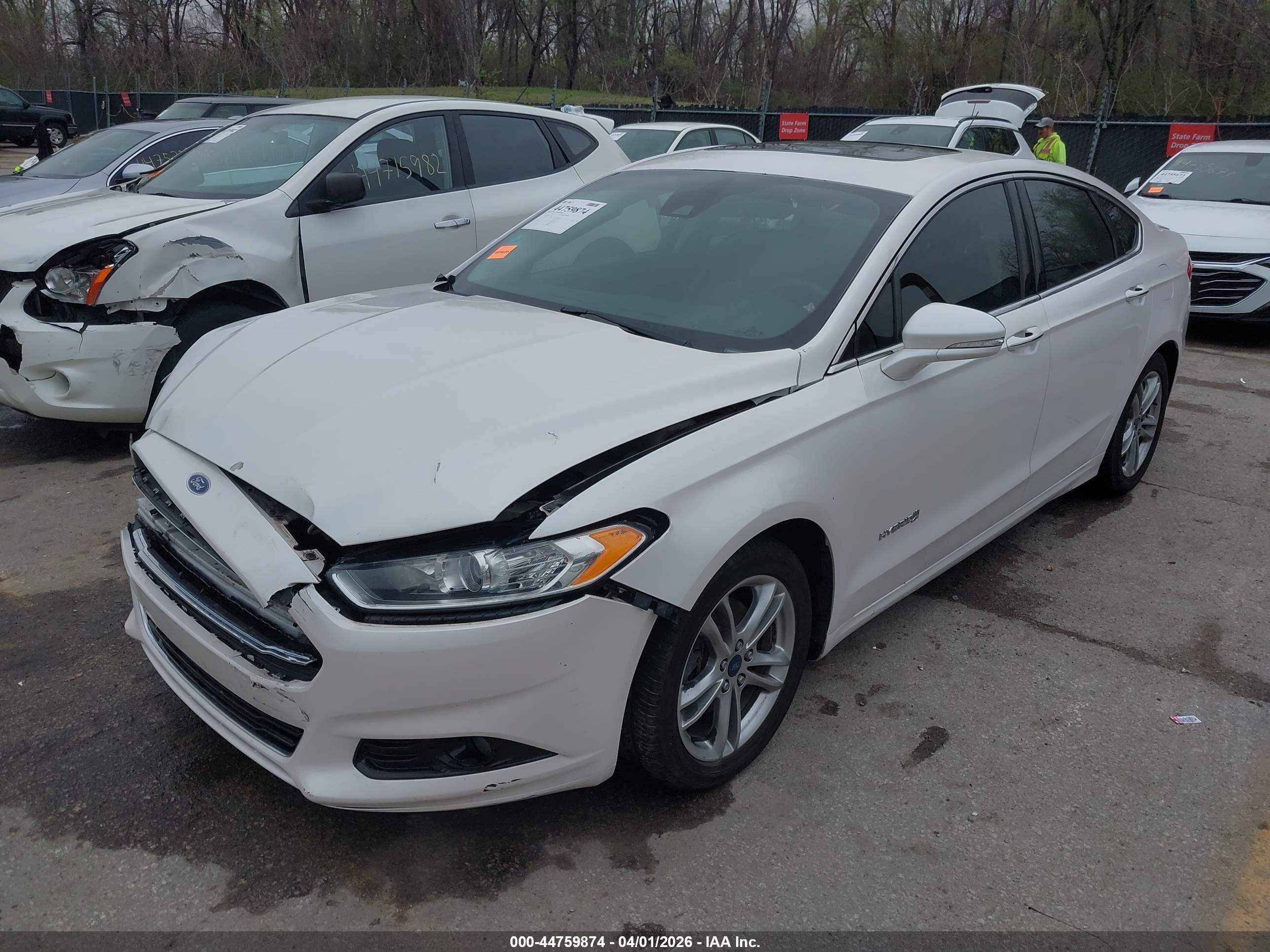 FORD FUSION image 2