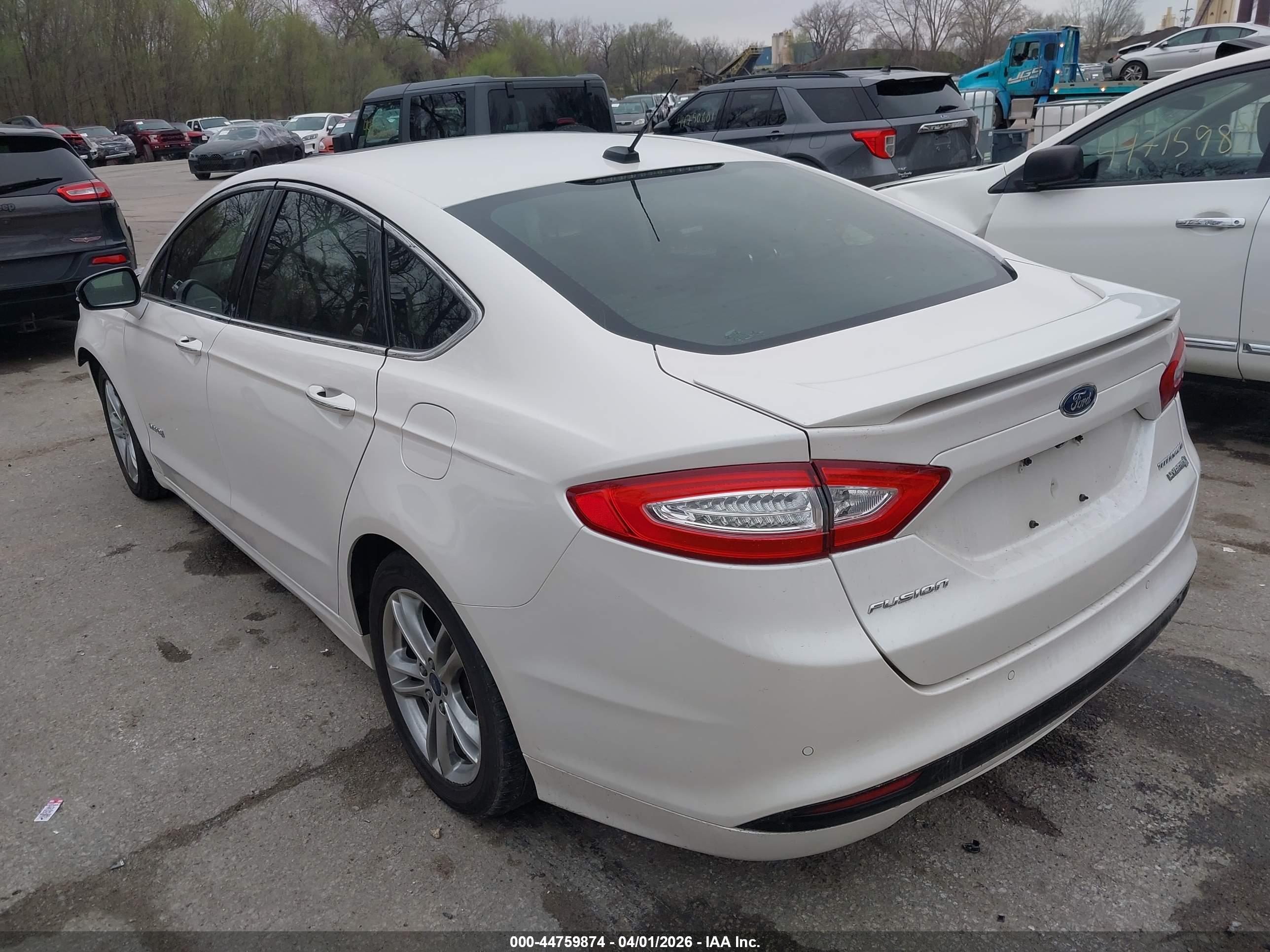 FORD FUSION image 3
