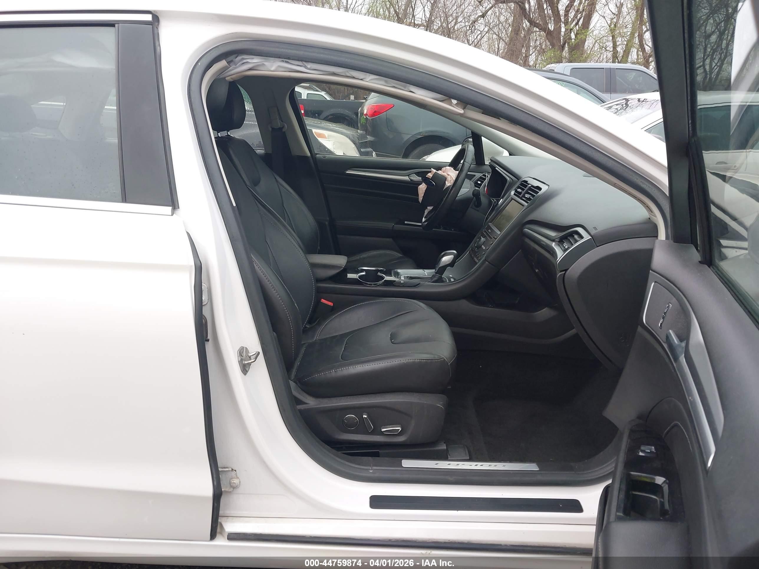 FORD FUSION image 5