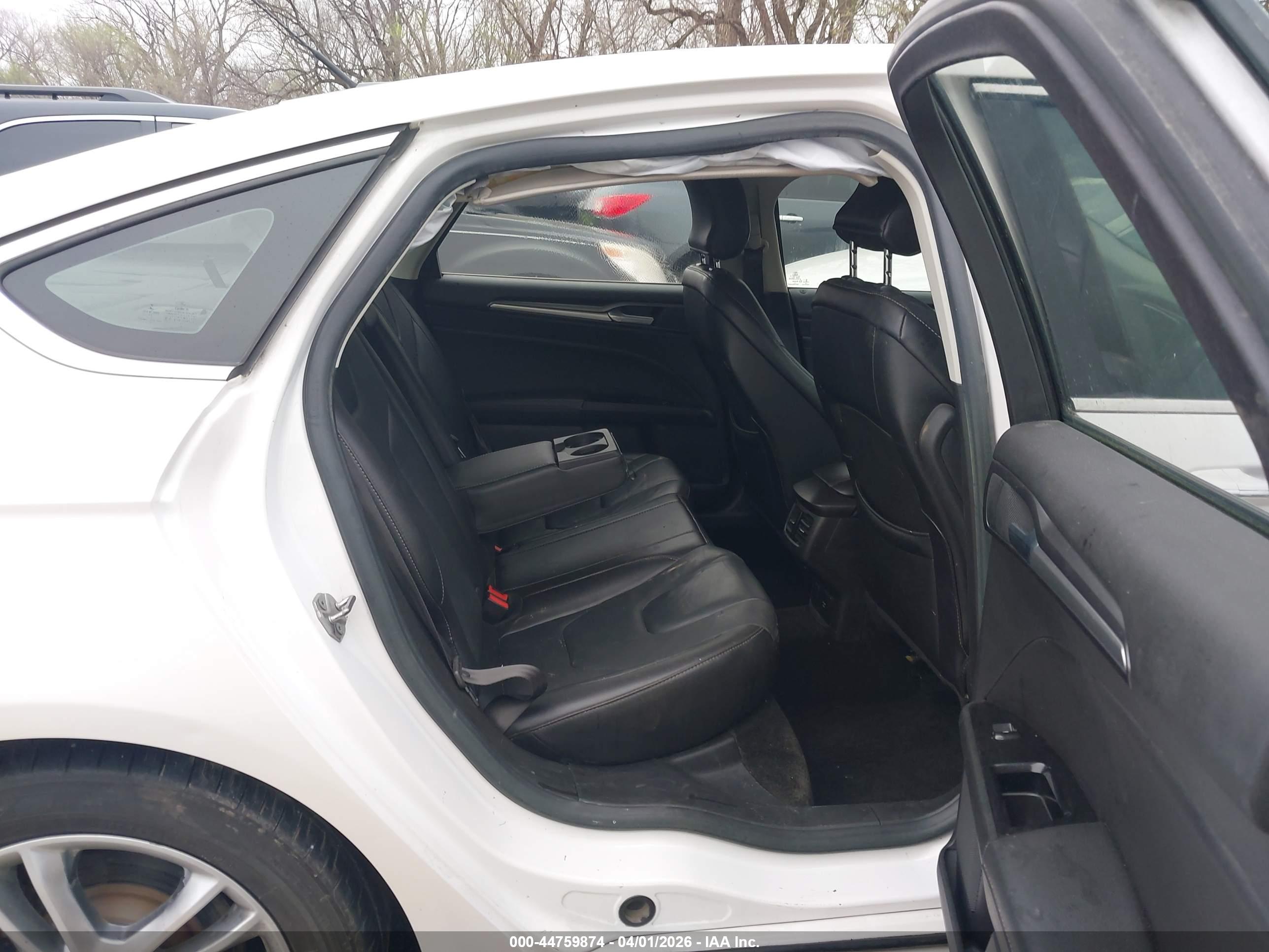 FORD FUSION image 8