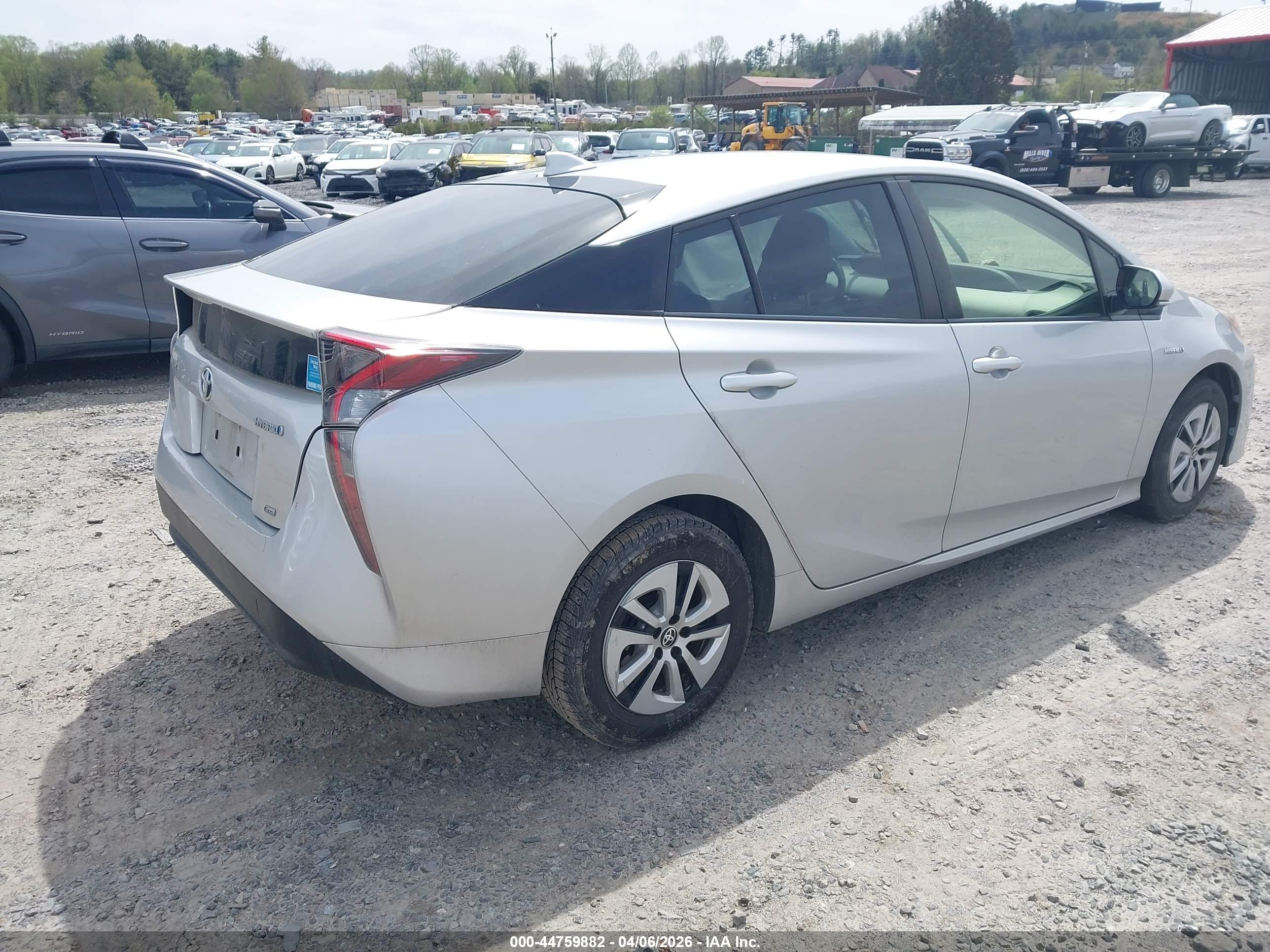 TOYOTA PRIUS image 4