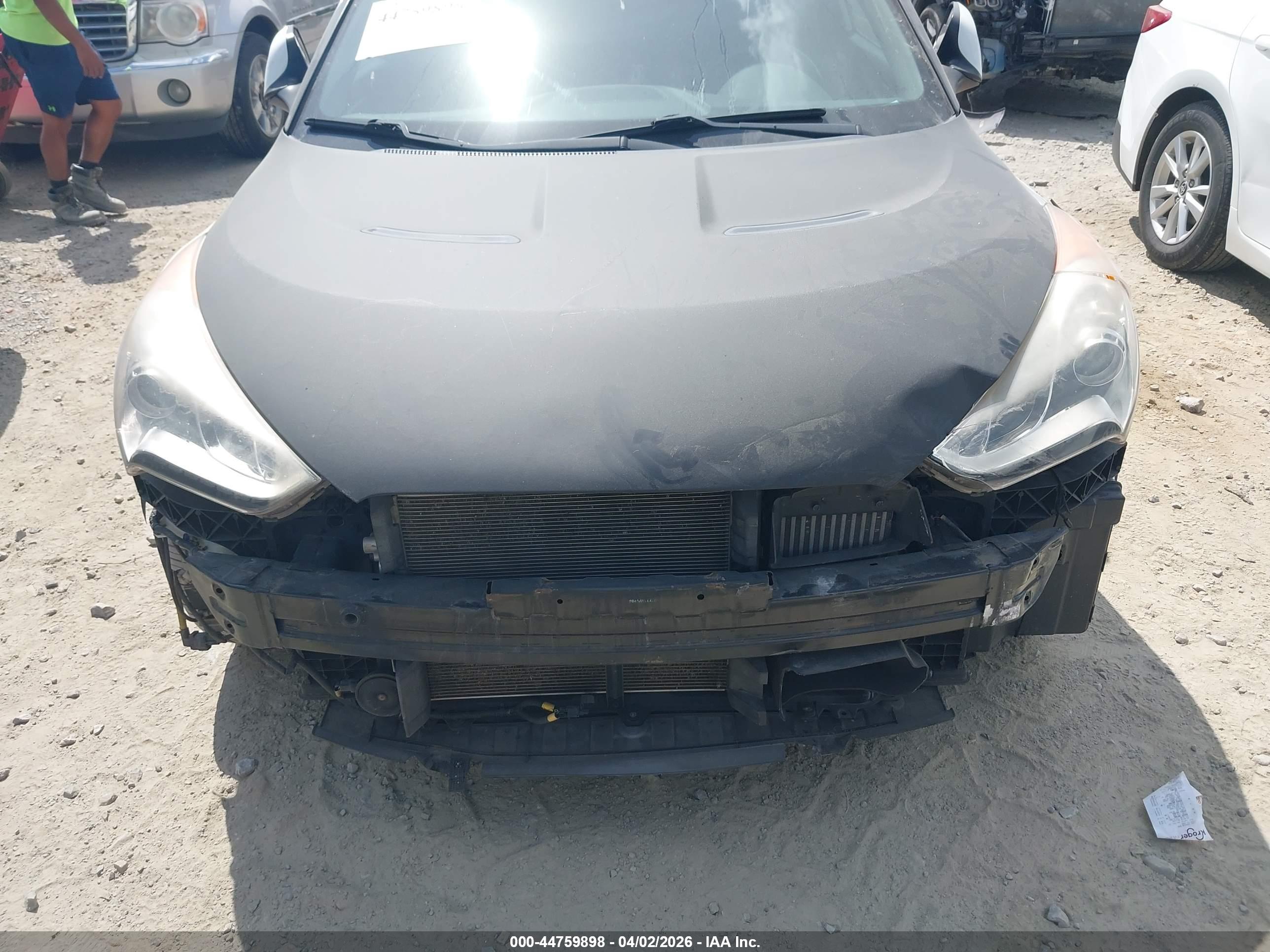 HYUNDAI VELOSTER image 6