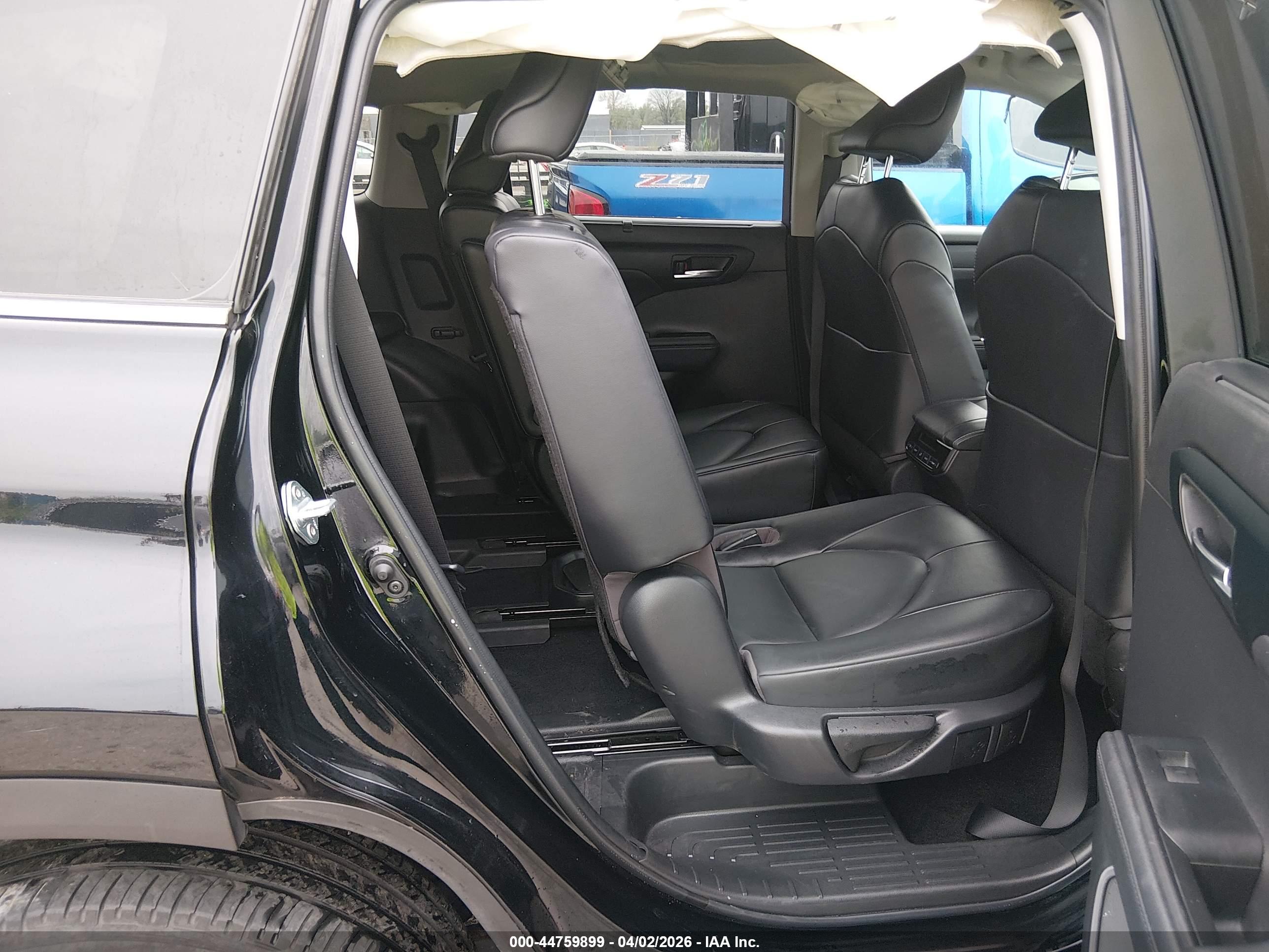 TOYOTA HIGHLANDER image 8