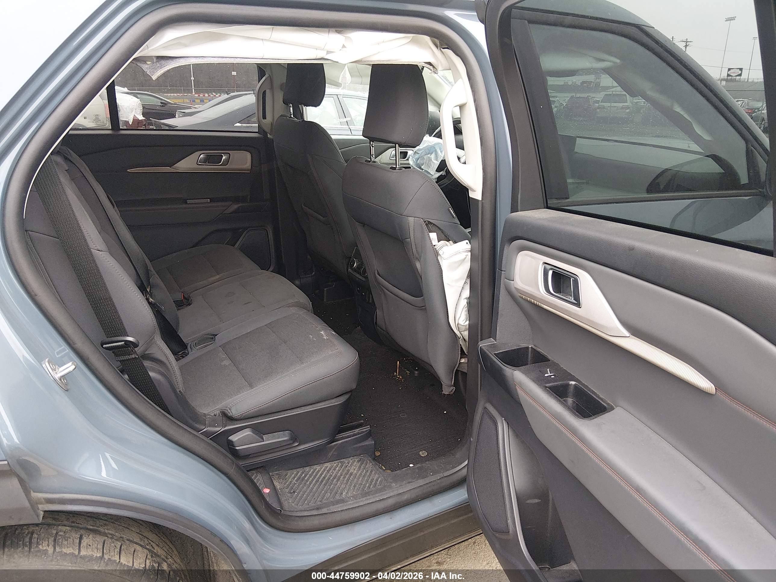 FORD EXPLORER image 8