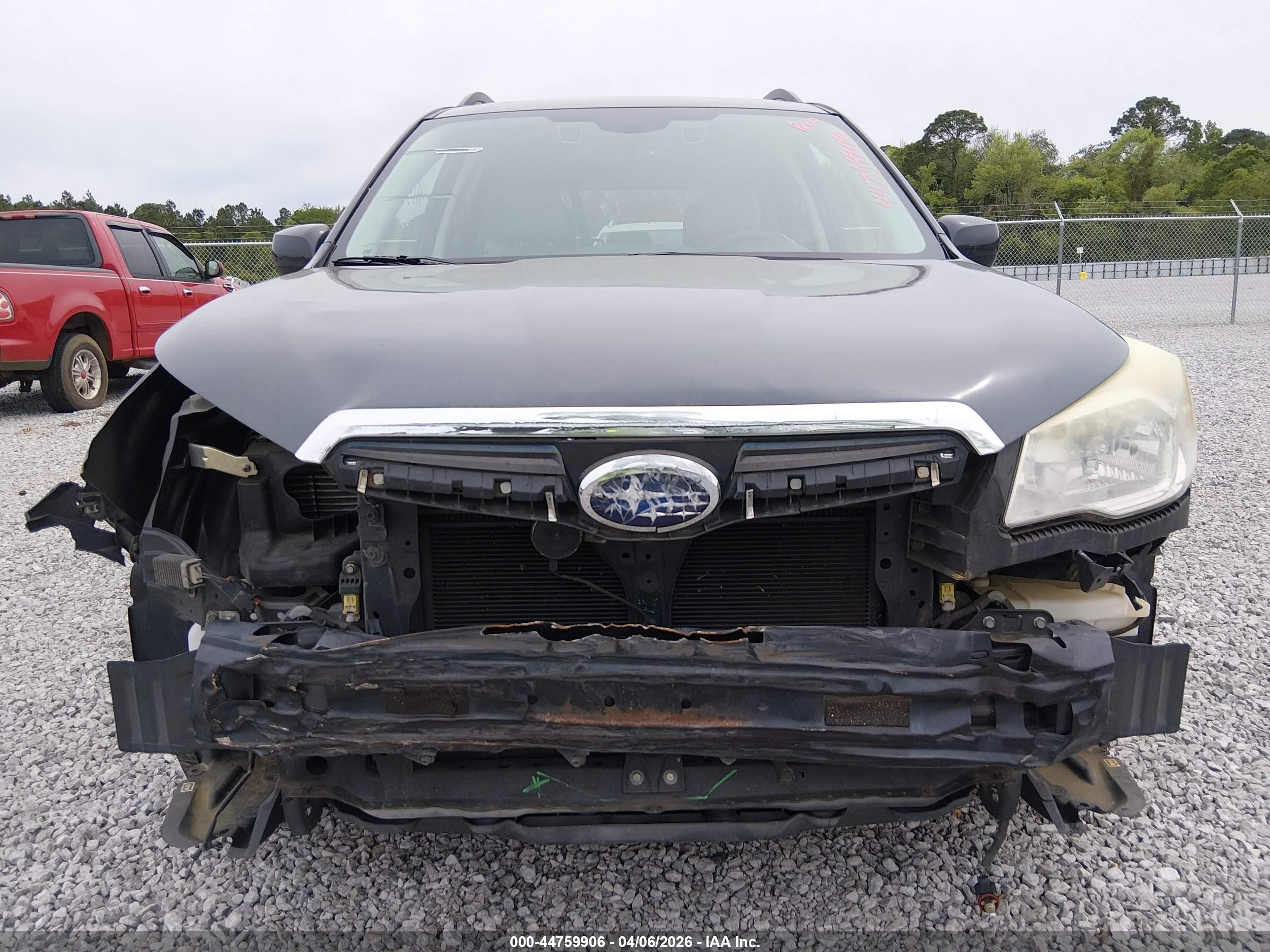 SUBARU FORESTER image 6
