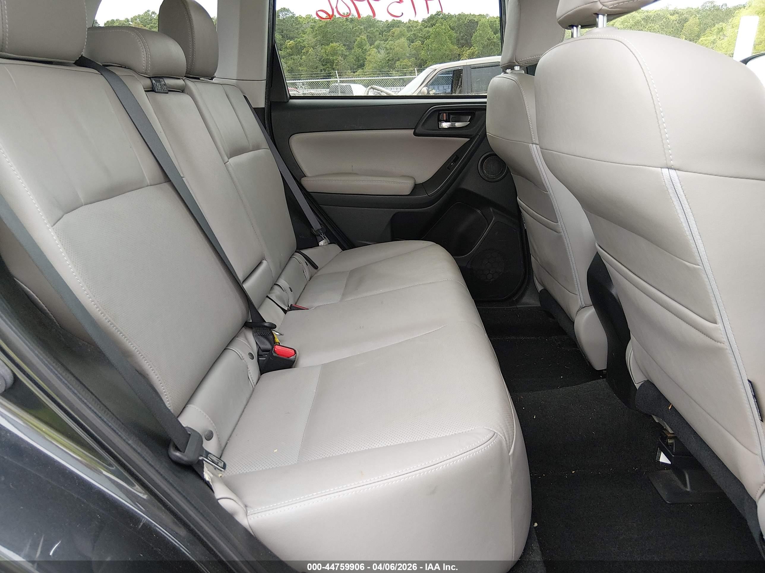 SUBARU FORESTER image 8