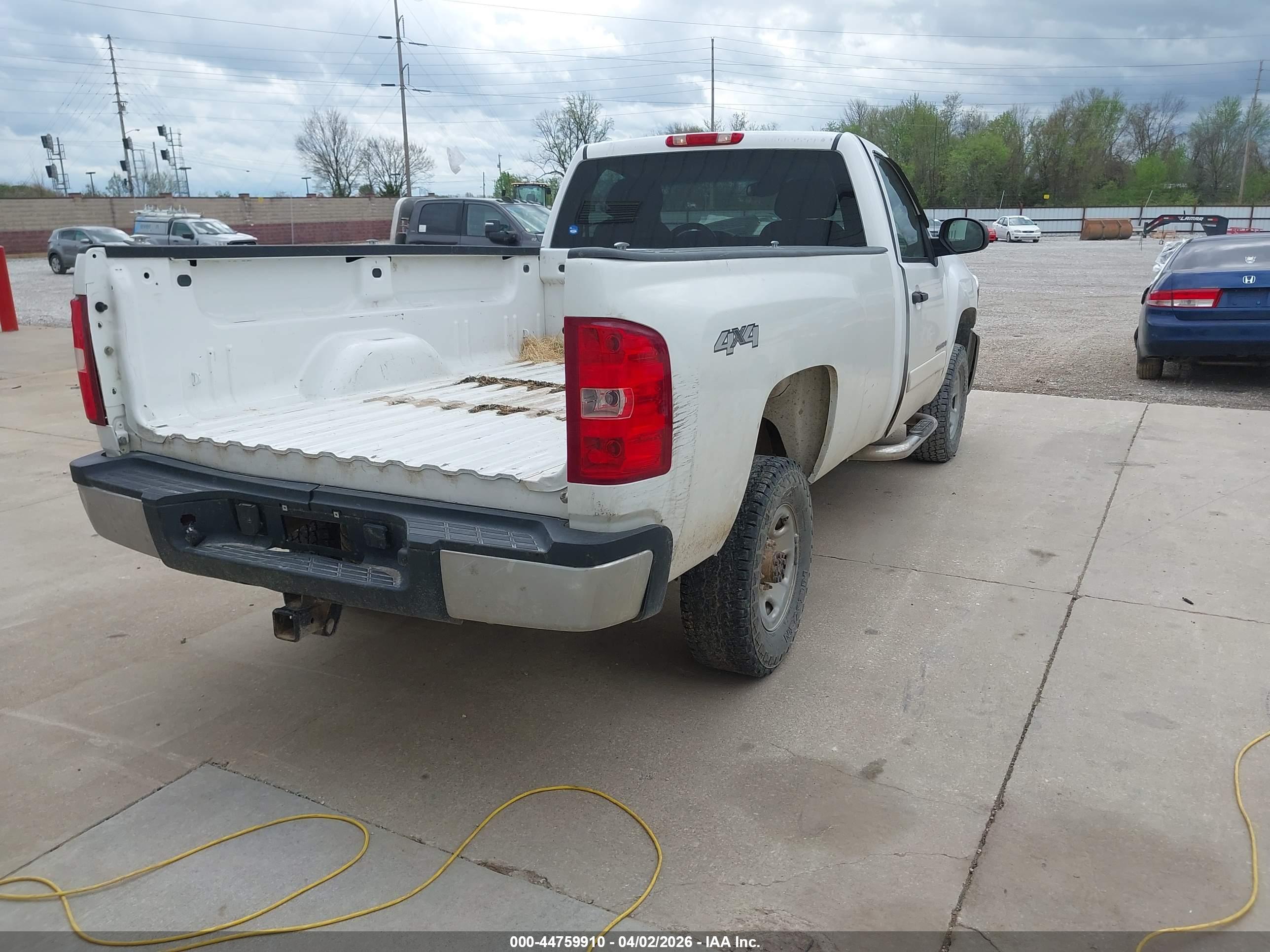 CHEVROLET SILVERADO image 4