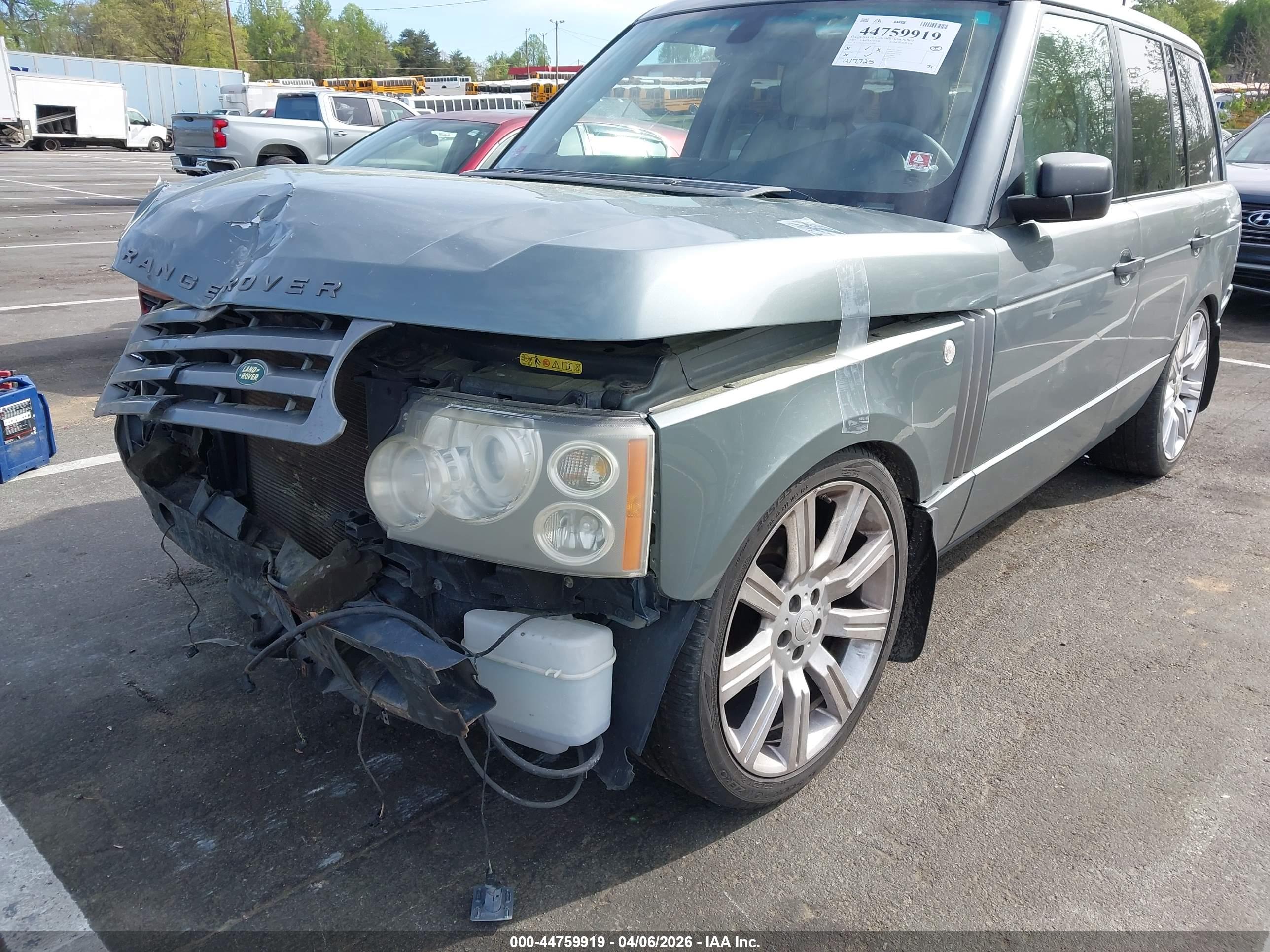 LAND ROVER image 6