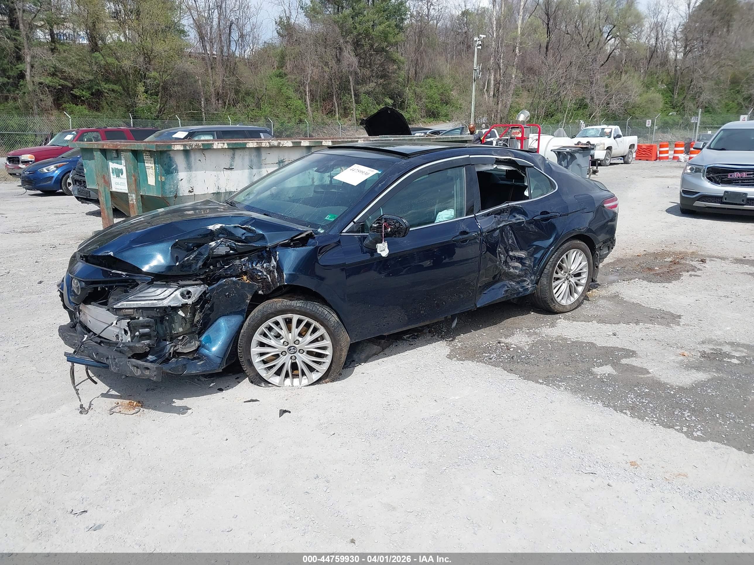 TOYOTA CAMRY image 2