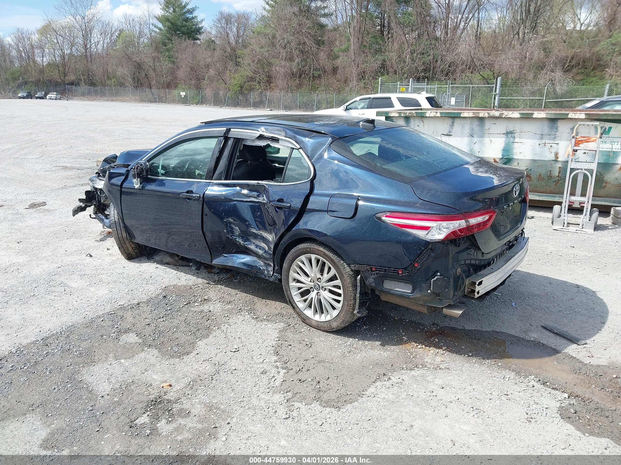 TOYOTA CAMRY image 3