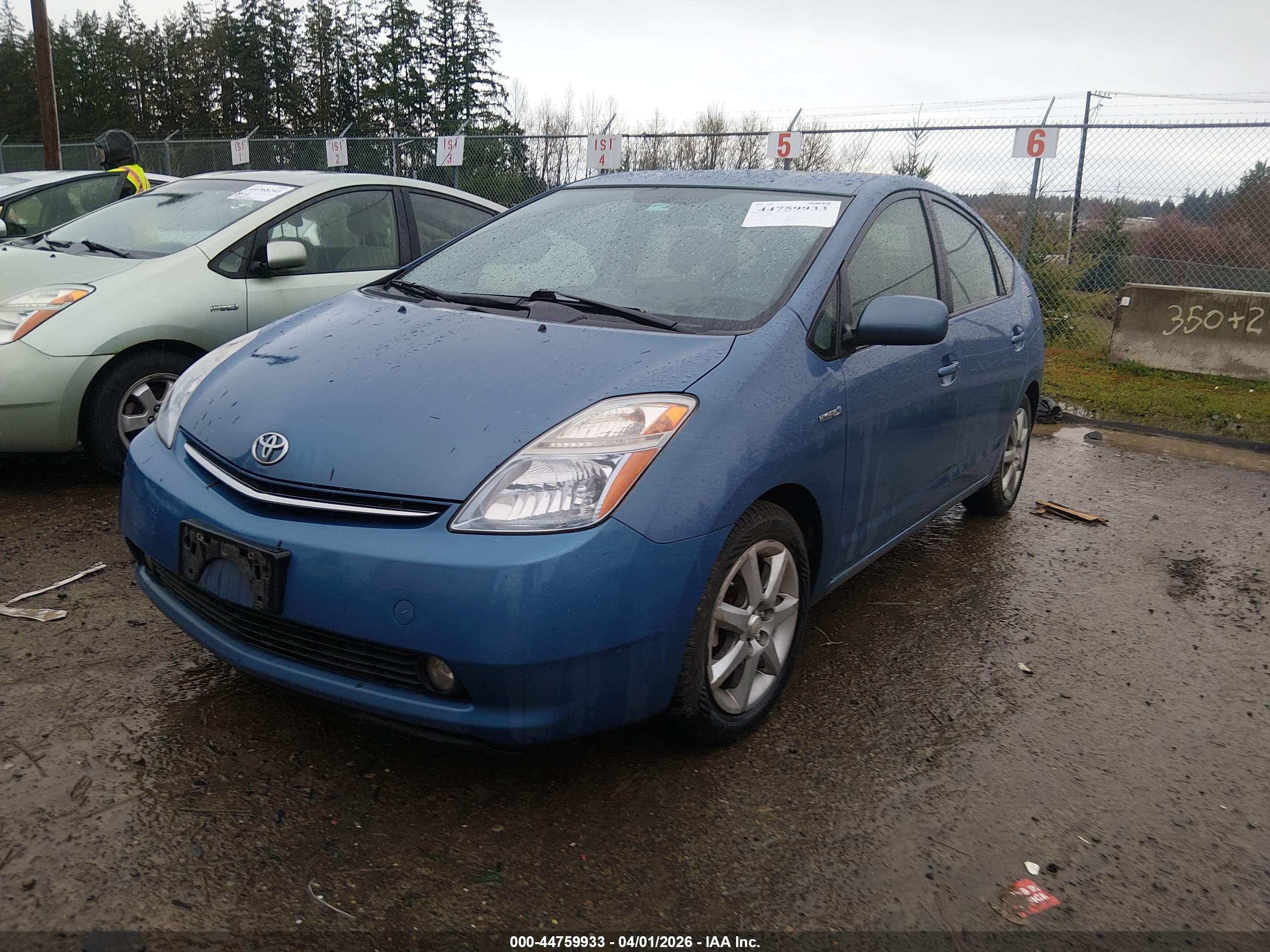 TOYOTA PRIUS image 2