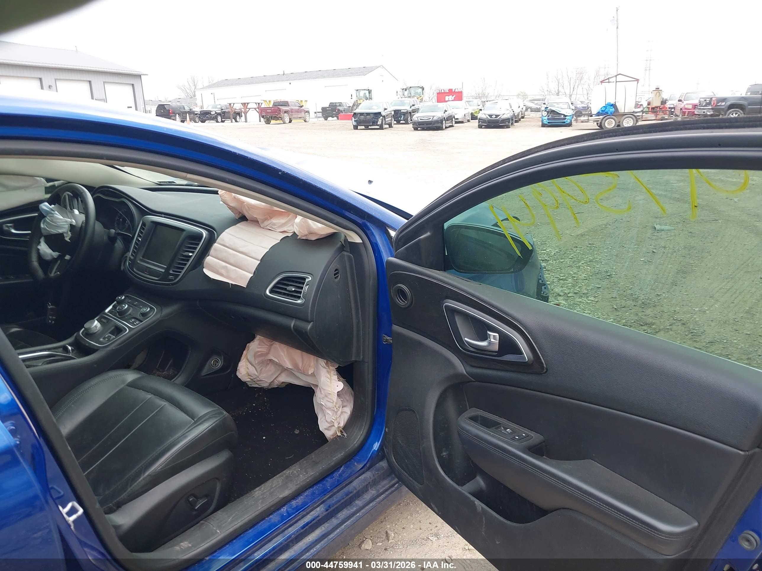 CHRYSLER 200 image 5
