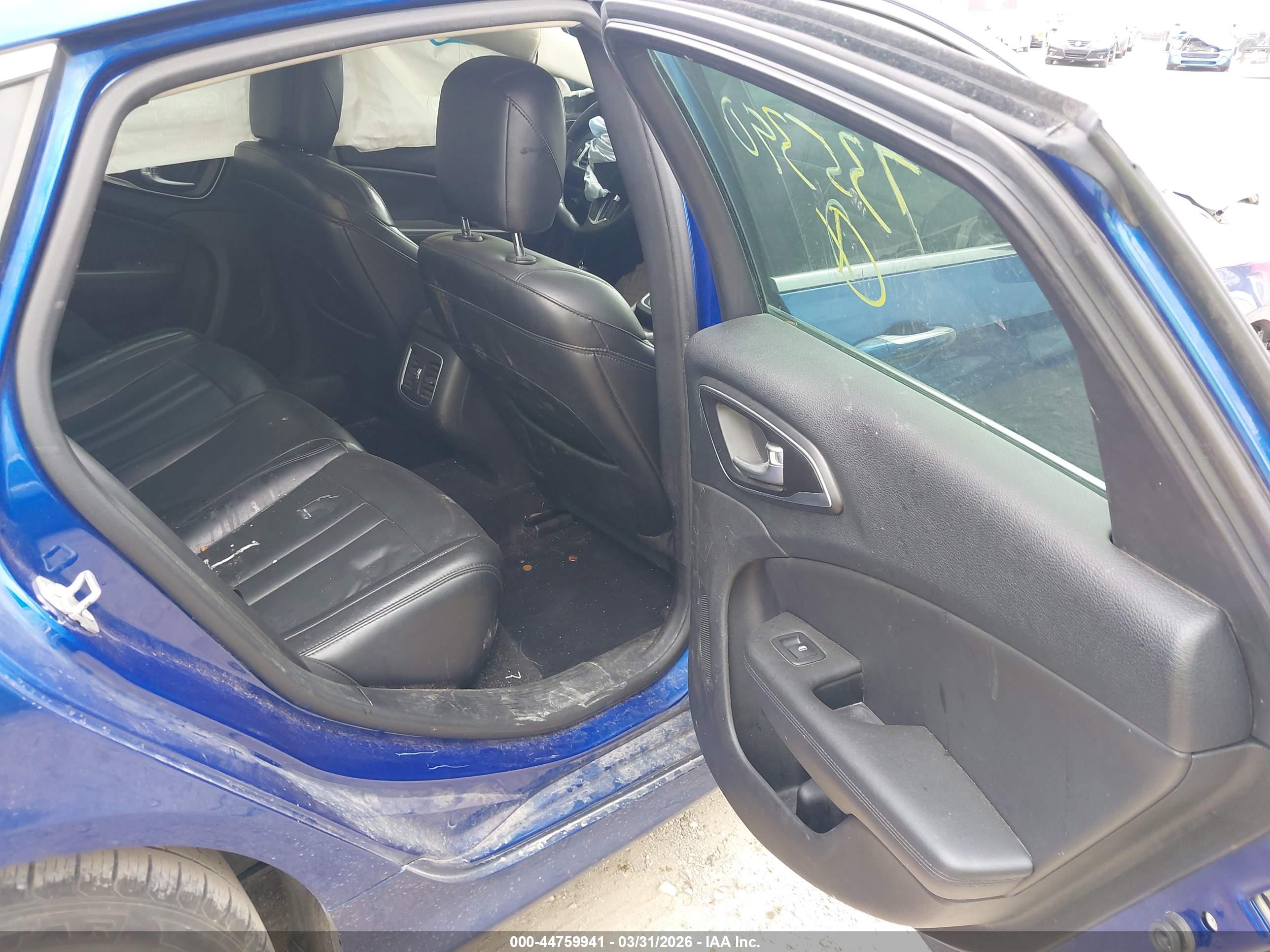 CHRYSLER 200 image 8