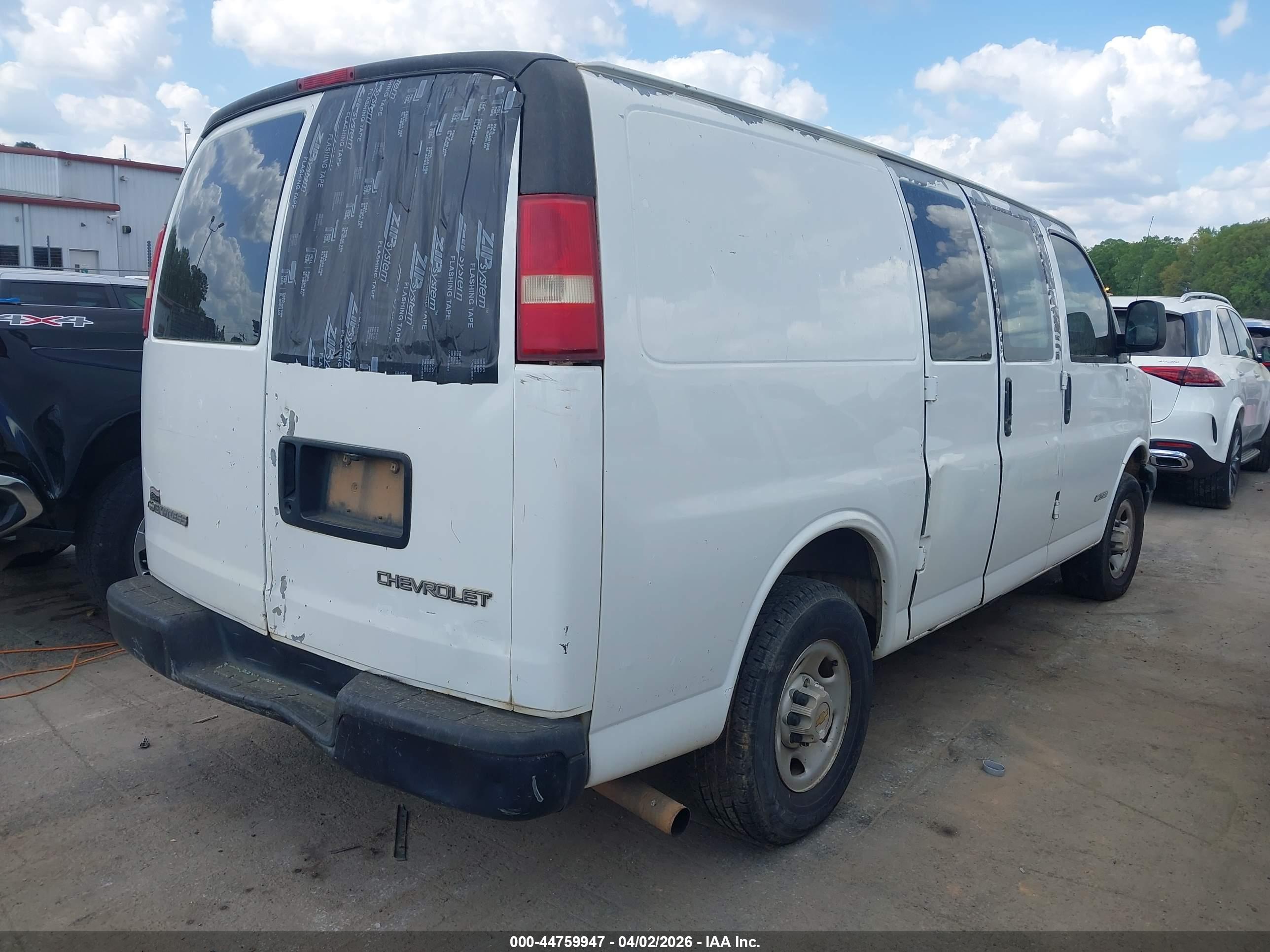 CHEVROLET EXPRESS image 4