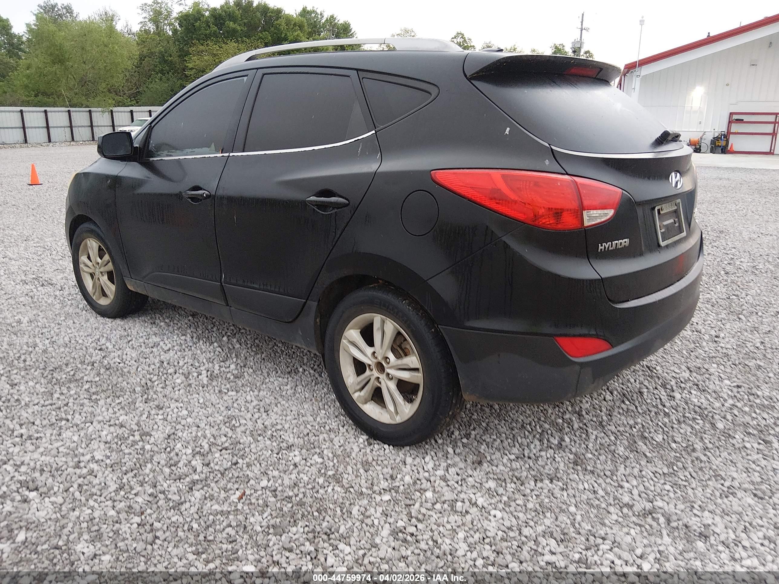 HYUNDAI TUCSON image 3