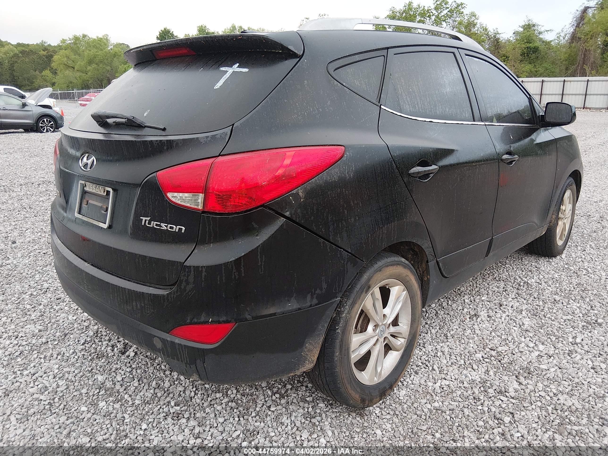 HYUNDAI TUCSON image 6