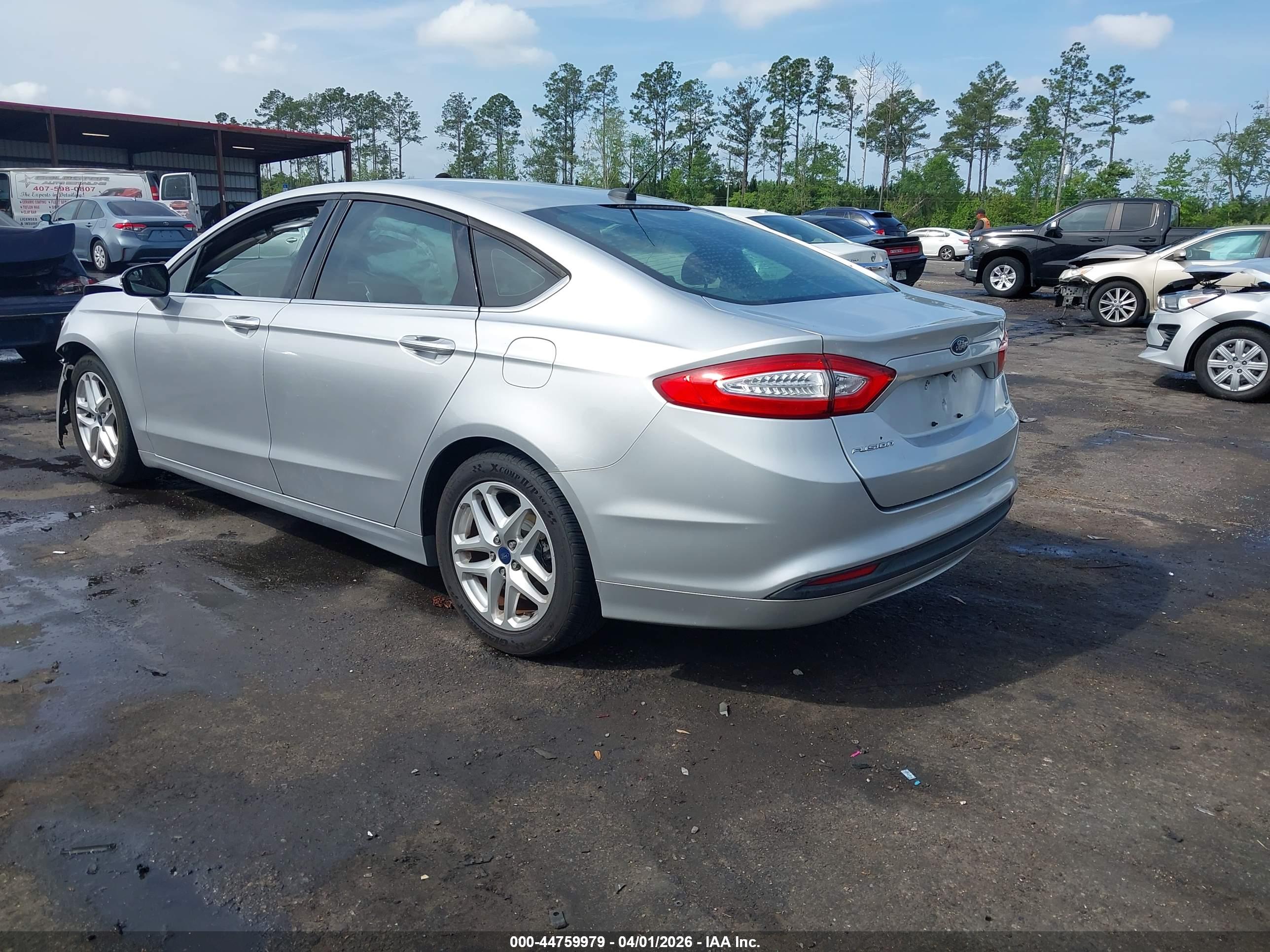 FORD FUSION image 3