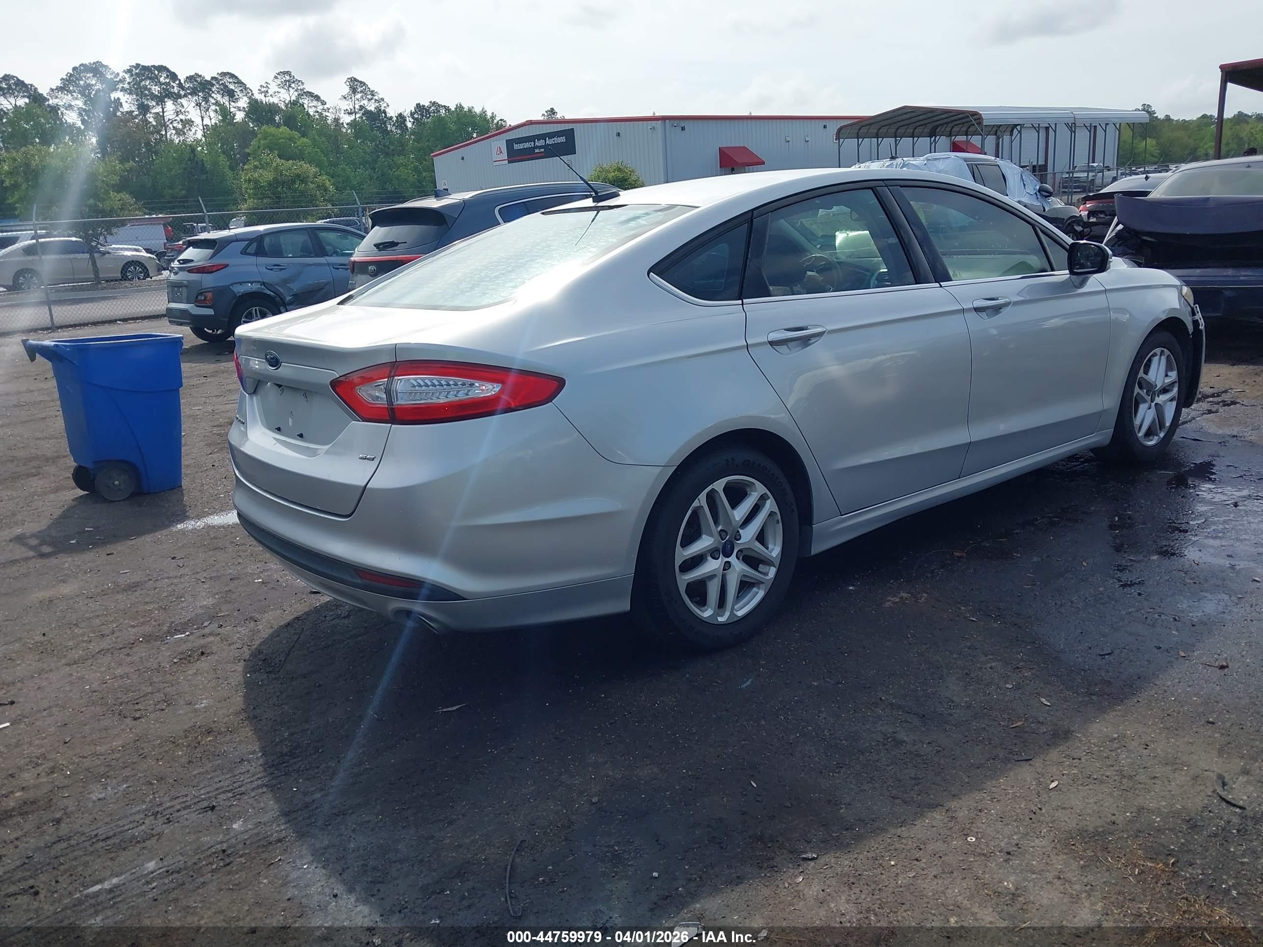 FORD FUSION image 4