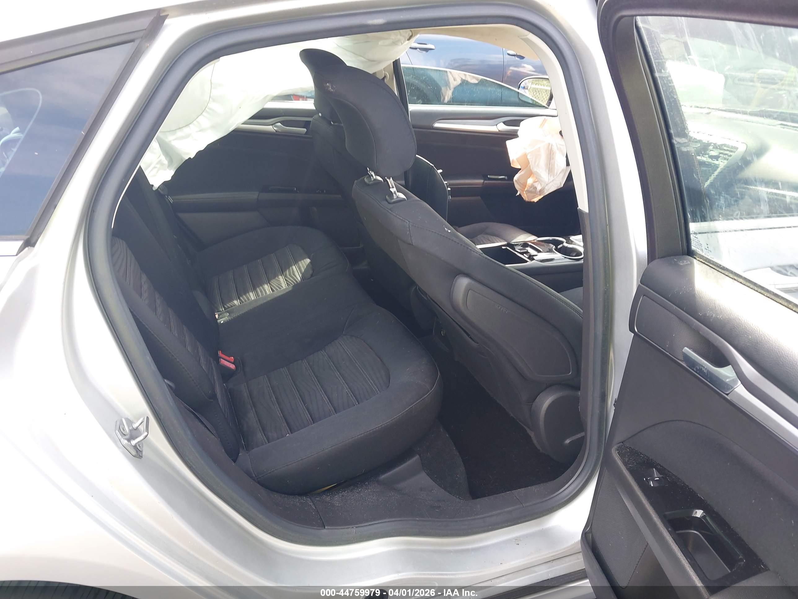 FORD FUSION image 8