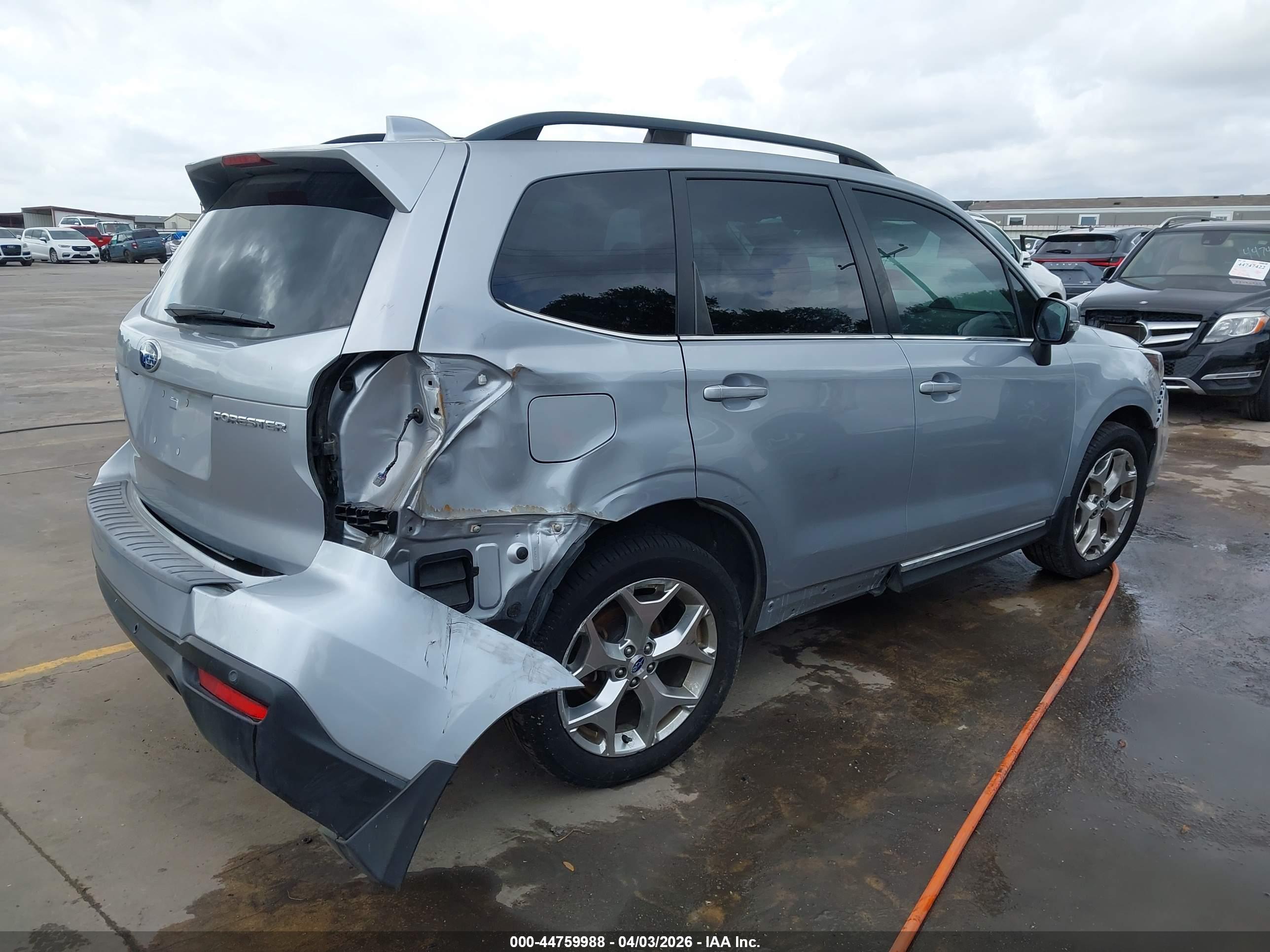 SUBARU FORESTER image 4