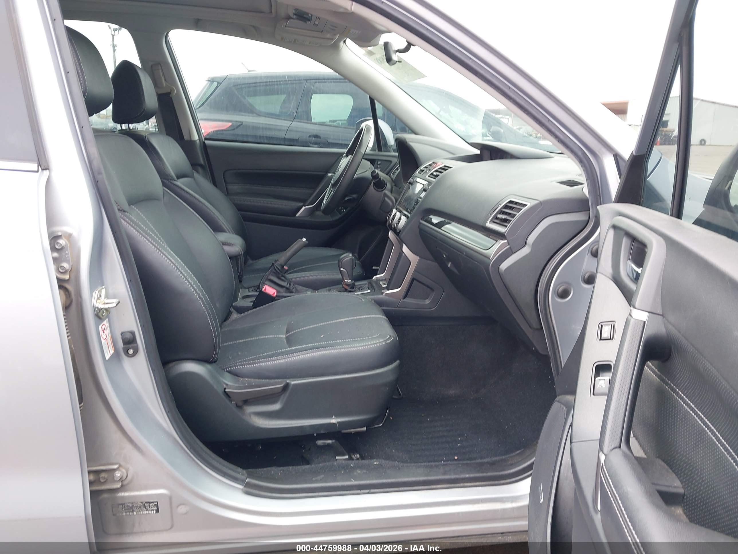 SUBARU FORESTER image 5