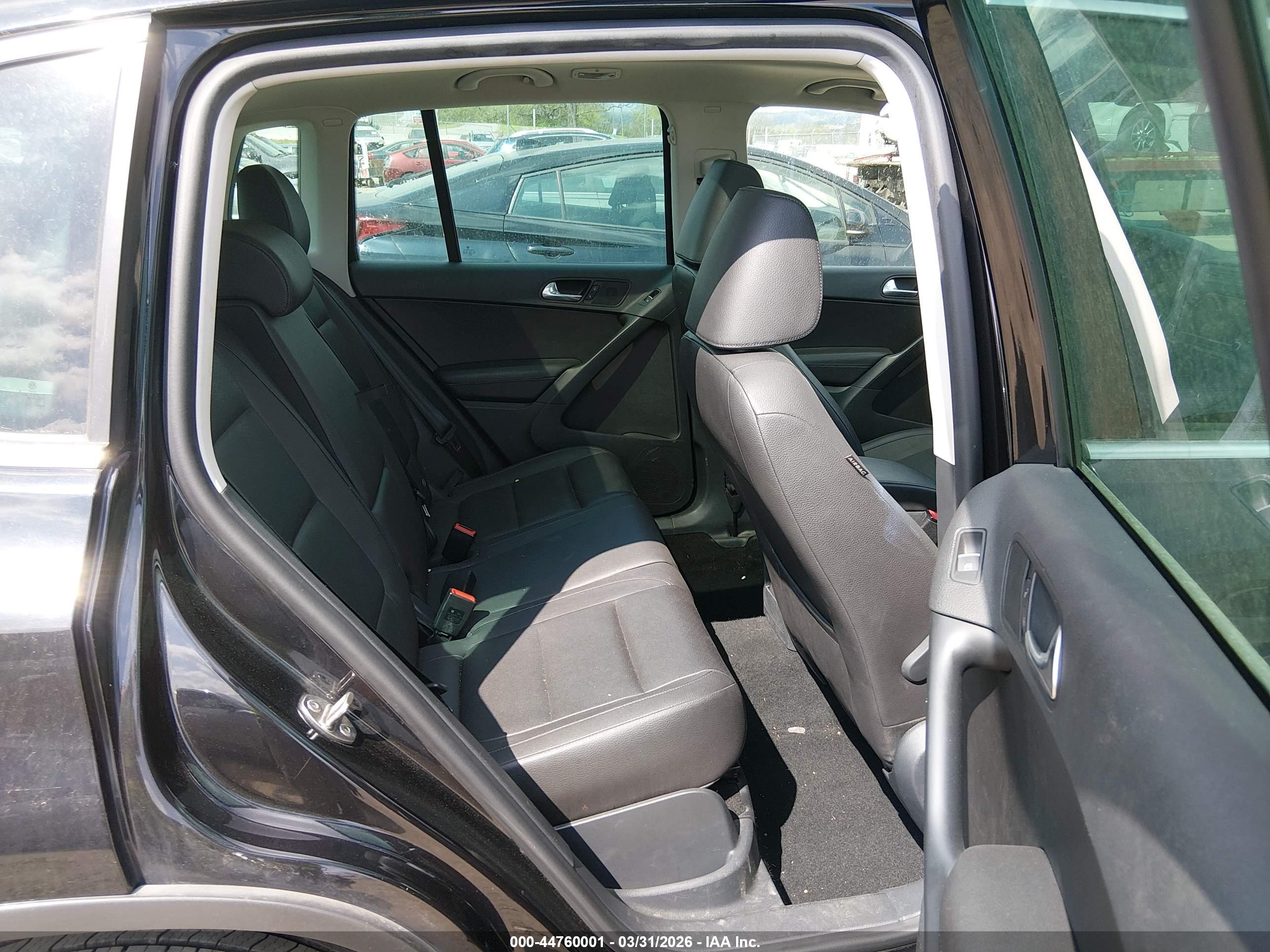 VOLKSWAGEN TIGUAN image 8