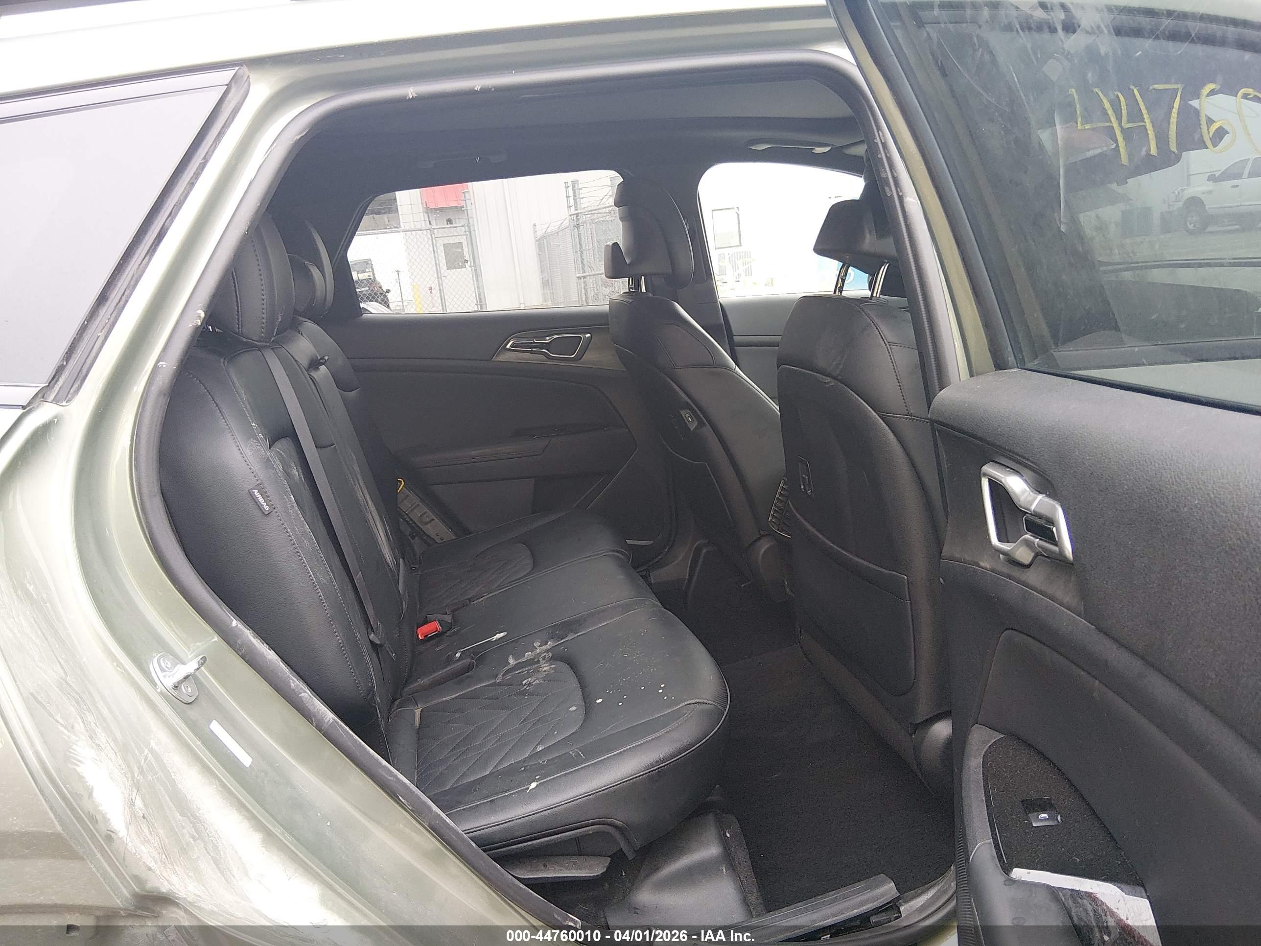 KIA SPORTAGE image 8