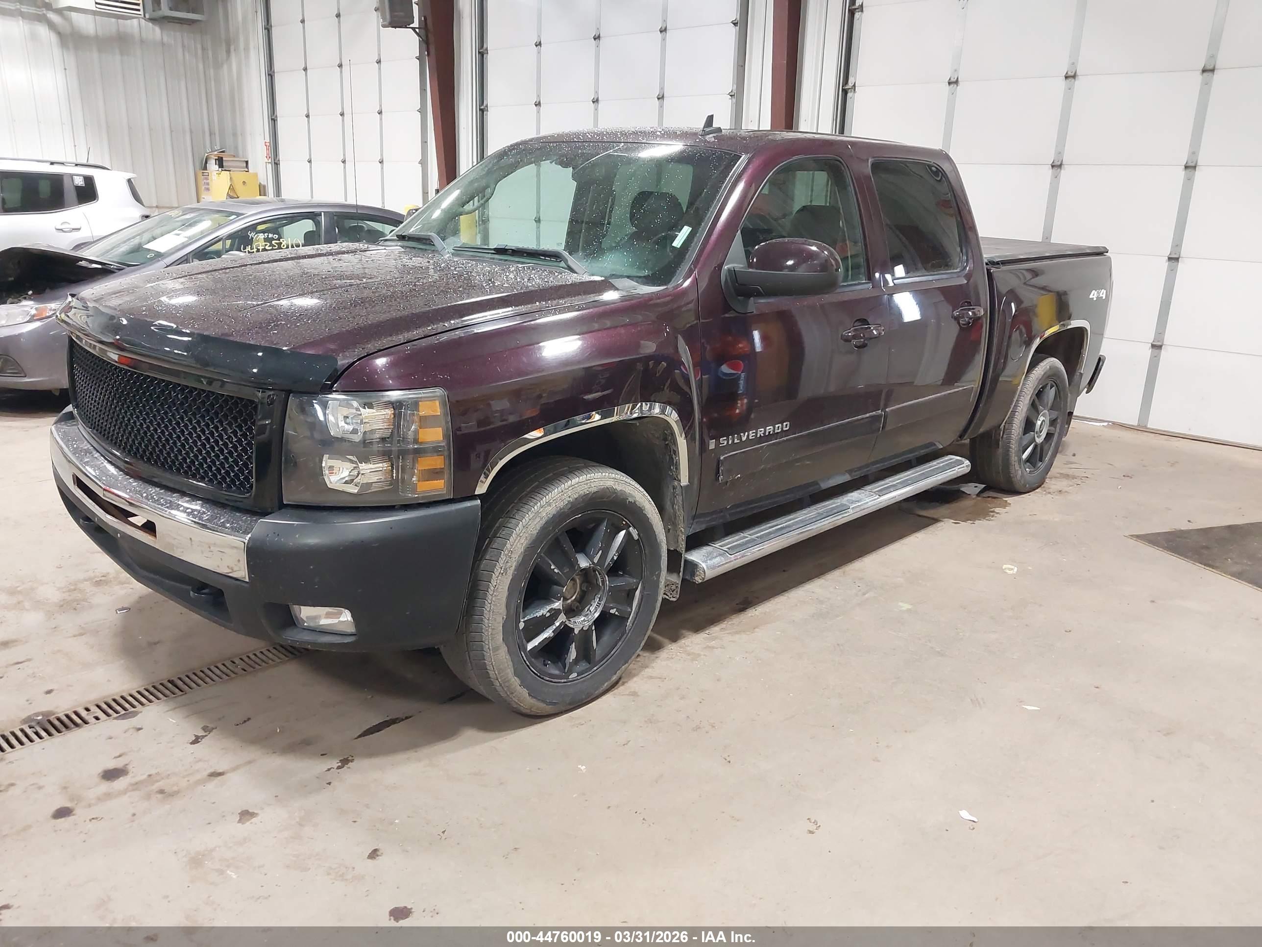 CHEVROLET SILVERADO image 2