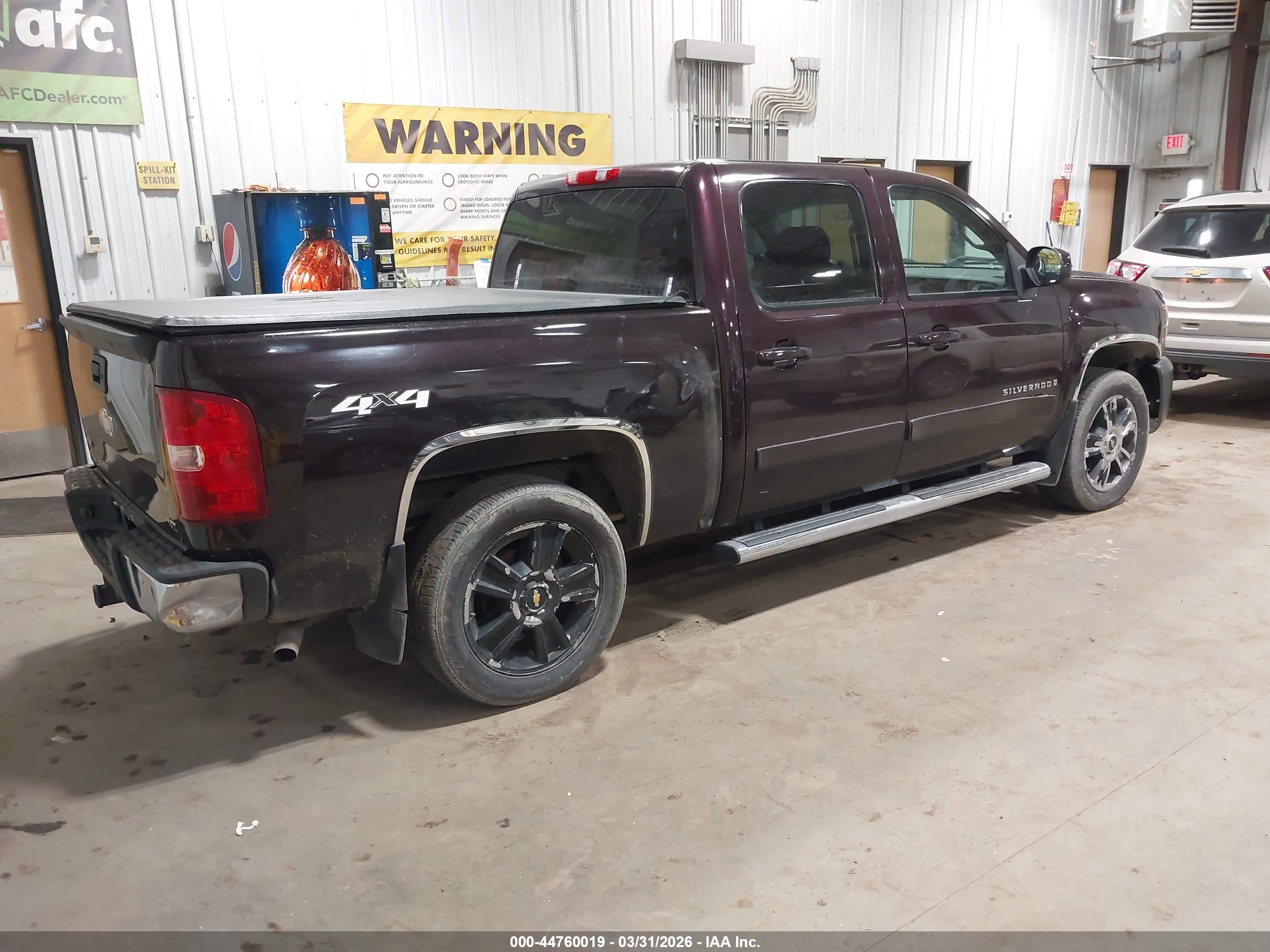 CHEVROLET SILVERADO image 4