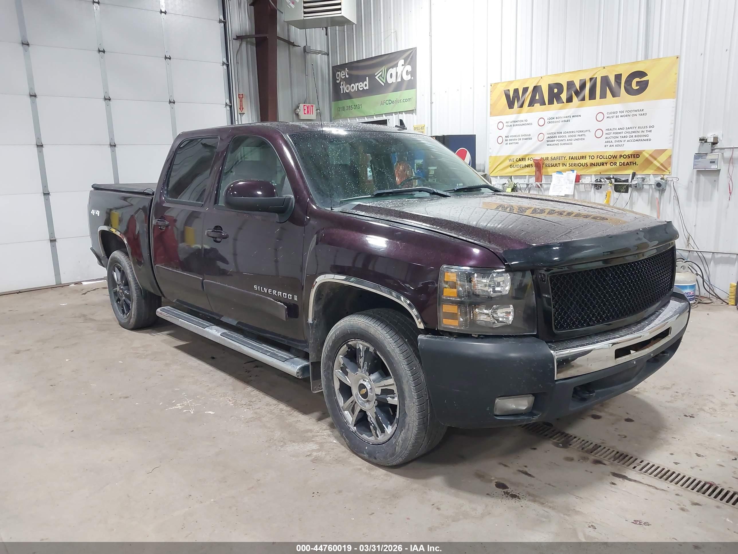 CHEVROLET SILVERADO image 6