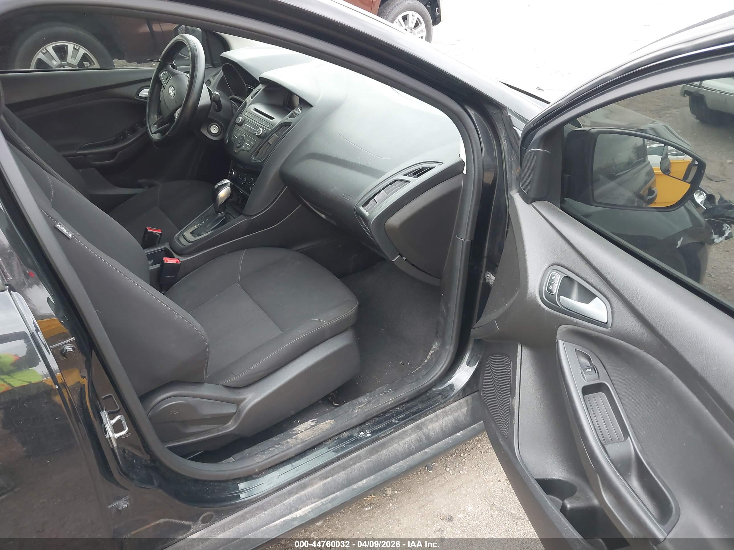 FORD FOCUS image 5